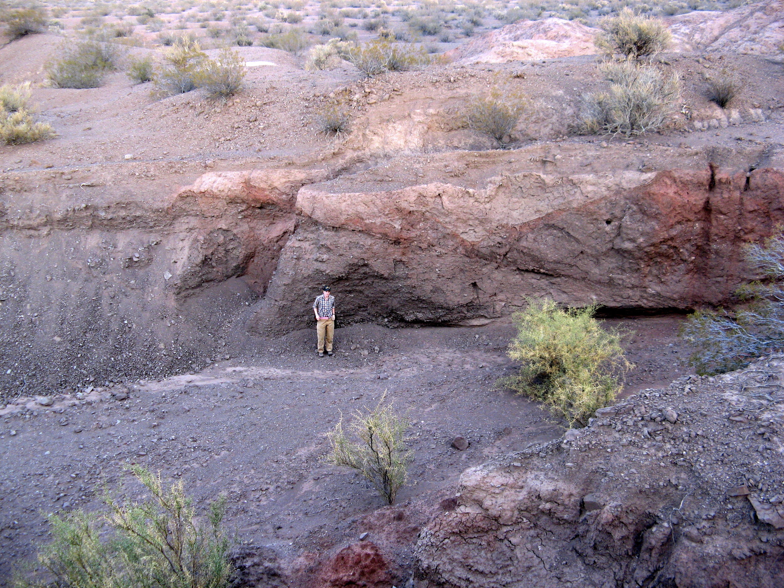 Río Francia thrust fault over unconsolidated Quaternary gravels