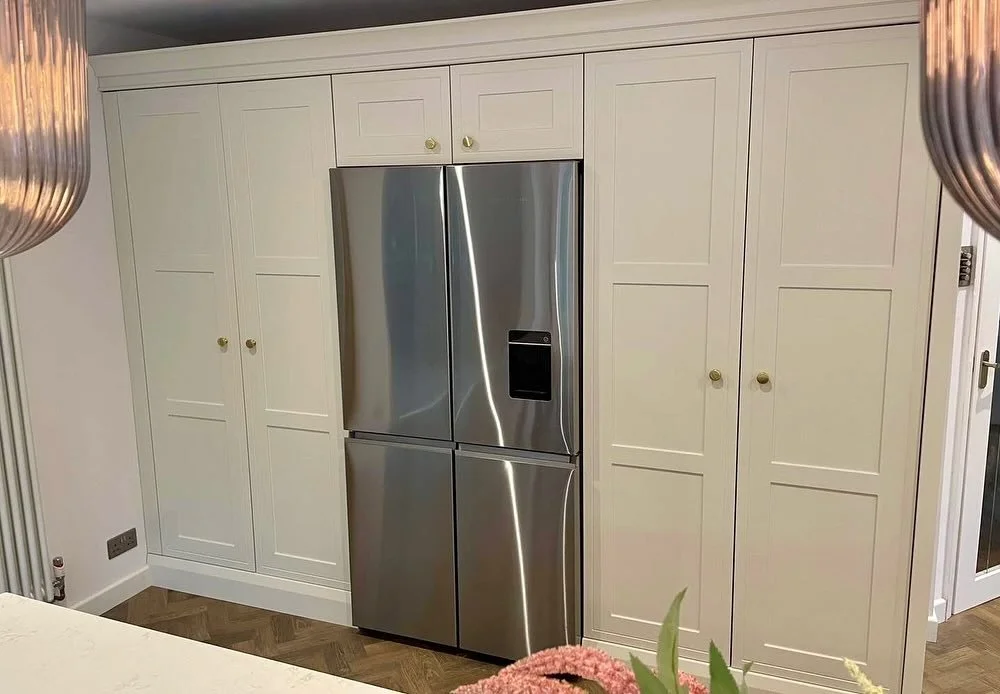 Drinks cabinet losed.jpg