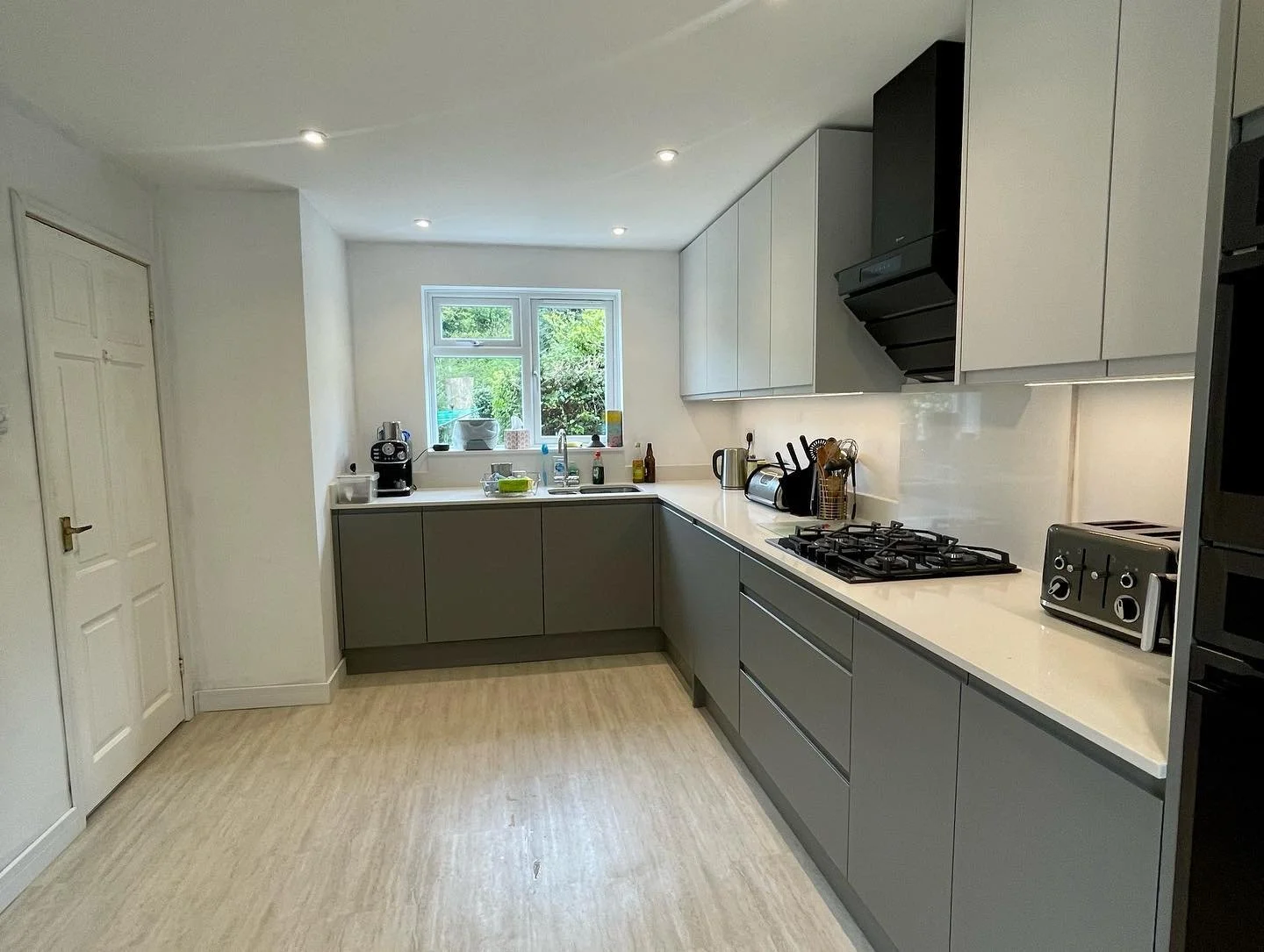 Grey modern kitchen 2.jpg