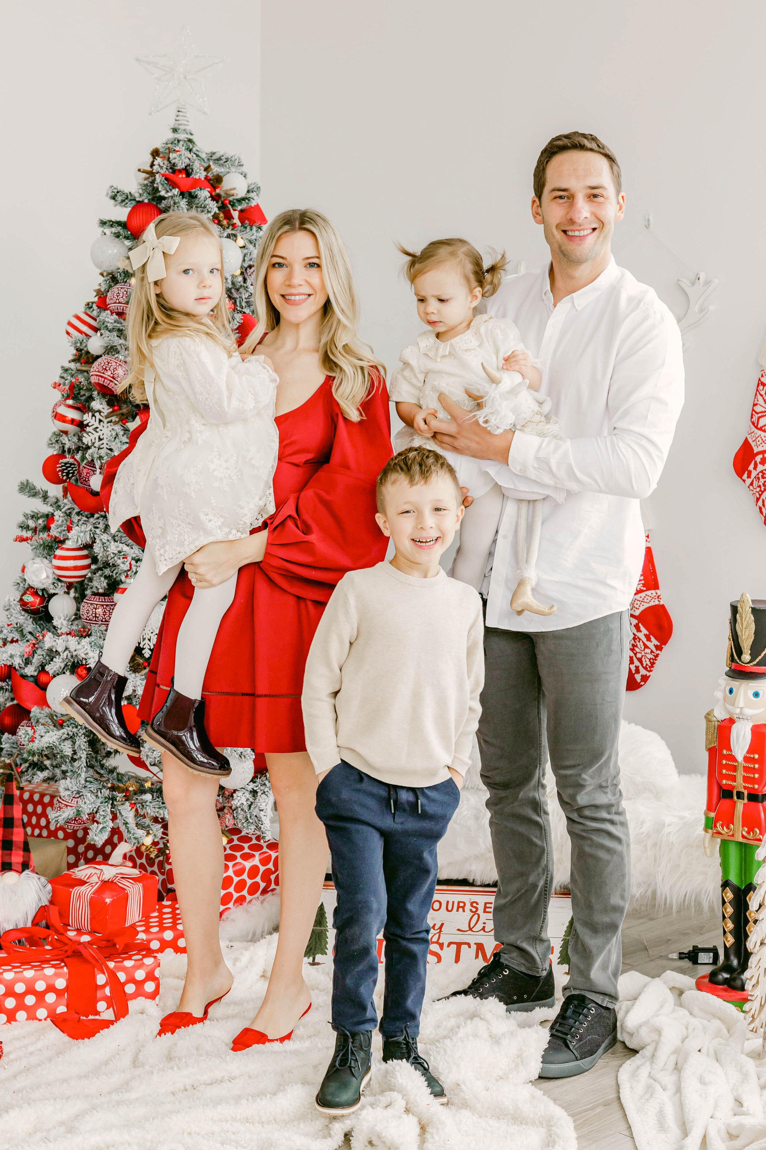 4 Reasons Why Toronto Christmas Family Photos are a Must this Year ...