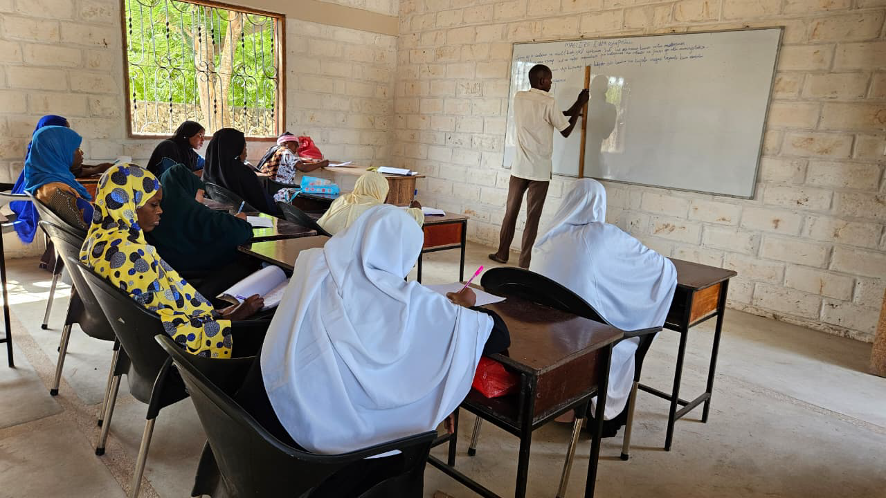 classroom with white board.png