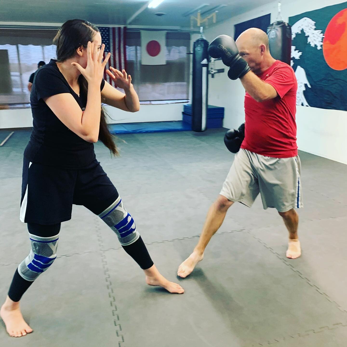 Always a fun evening when one of our past students visits from out of town! 👍 An evening of self-defense basics and sparring 🥊 

Interested in our classes? Send us a DM or contact us at steelcityselfdefense@gmail.com! 🥊 

#steelcityselfdefense #pu