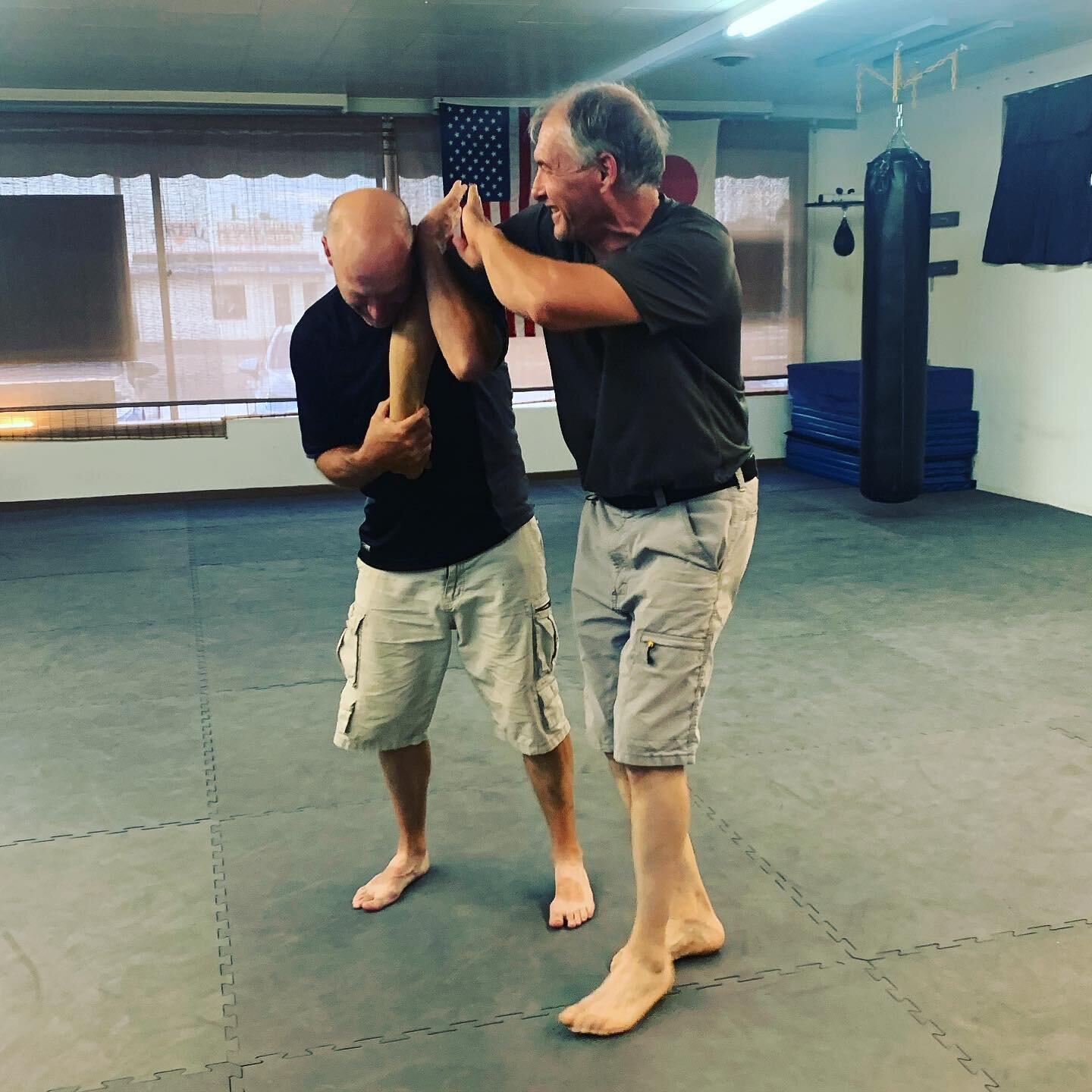 Working some joint lock flow drills for our Friday! 

Interested in our classes? Send us a DM or contact us at steelcityselfdefense@gmail.com! 🥊 

#steelcityselfdefense #pueblo #pueblocolorado #puebloshares #selfdefense #selfdefensepueblo #selfdefen