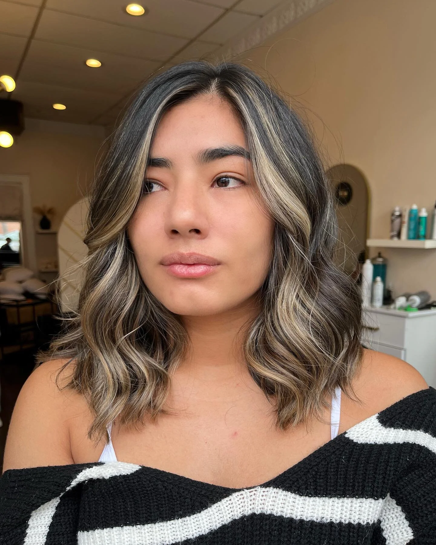 No Sunday scaries here✨
Color and cut by Ang
@the.beauty.bar.ny 

#longislandbalayagespecialist #longislandhairstylist #longislandhaircolorist #babylonvillage #babylonhairsalon #shorthair #shorthairbalayage