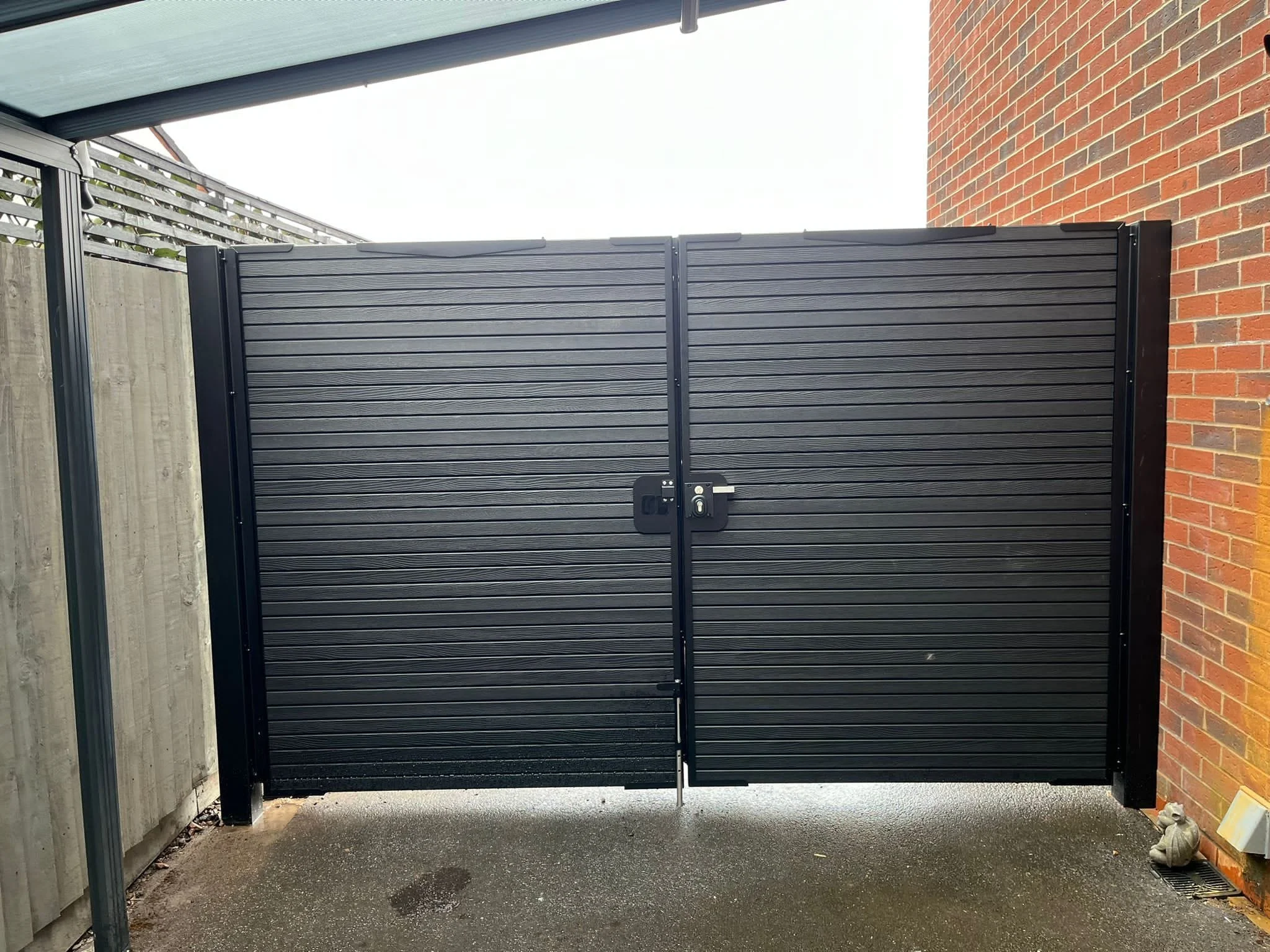 MODE Cheadle Double Gate Set