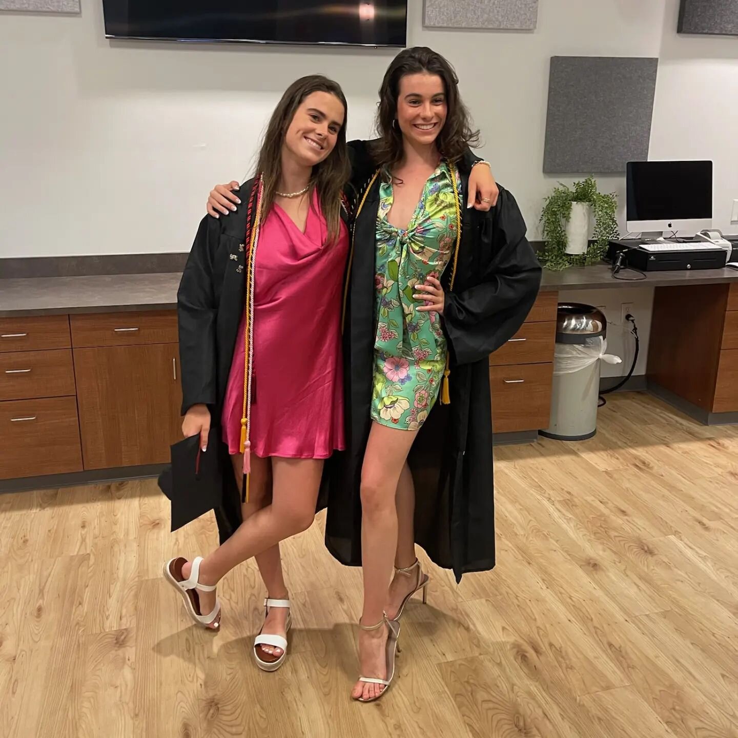 Congratulations to Cami and Evelyn Kent on graduating from high school today! We're so proud of all that you've both accomplished and can't wait to see what is next. Good luck in college ladies and keep on dancing!

#oceansdancestudio #ballroomdance 