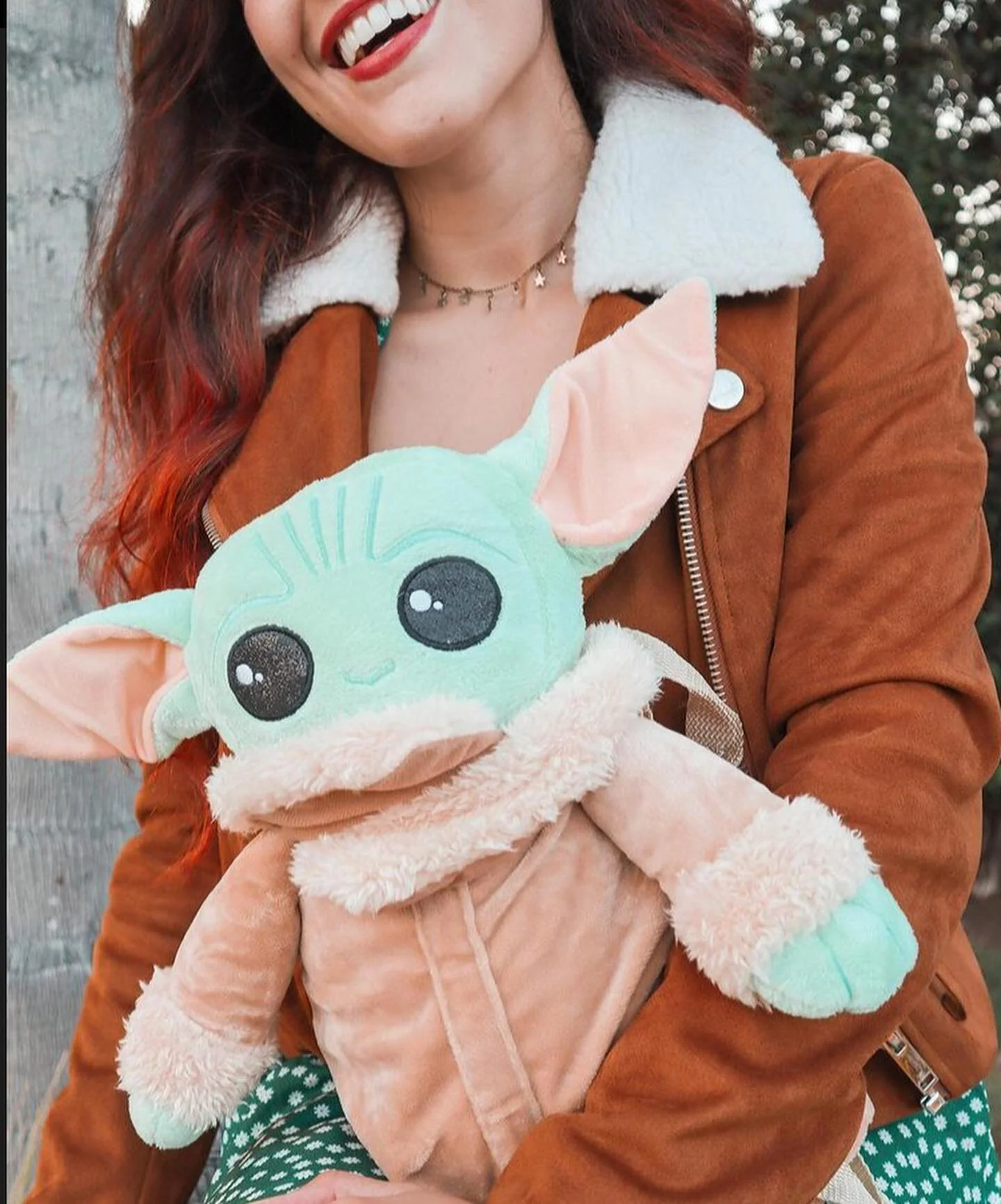 @krystaleverdeen and our lil plush Grogu backpack + pin💚💚Find yours at @lulabites 

#bioworld #starwars #themandalorian #grogu #babyyoda #ootd