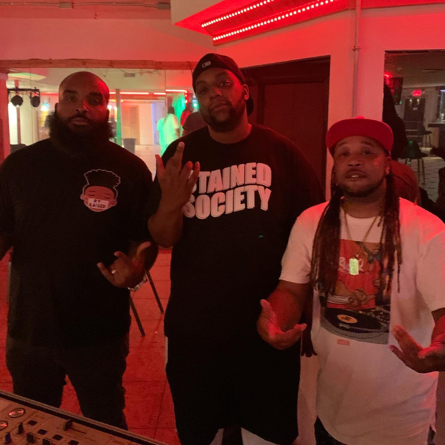 After the Lil Migo show with the homies DJ Caine &amp; DJ T -Baby 💪🏾
.
.
#TheELITEgiance #CoreDJs #Paducah #KY #KYRaised #Mayfield #Jackson #Memphis #NFM