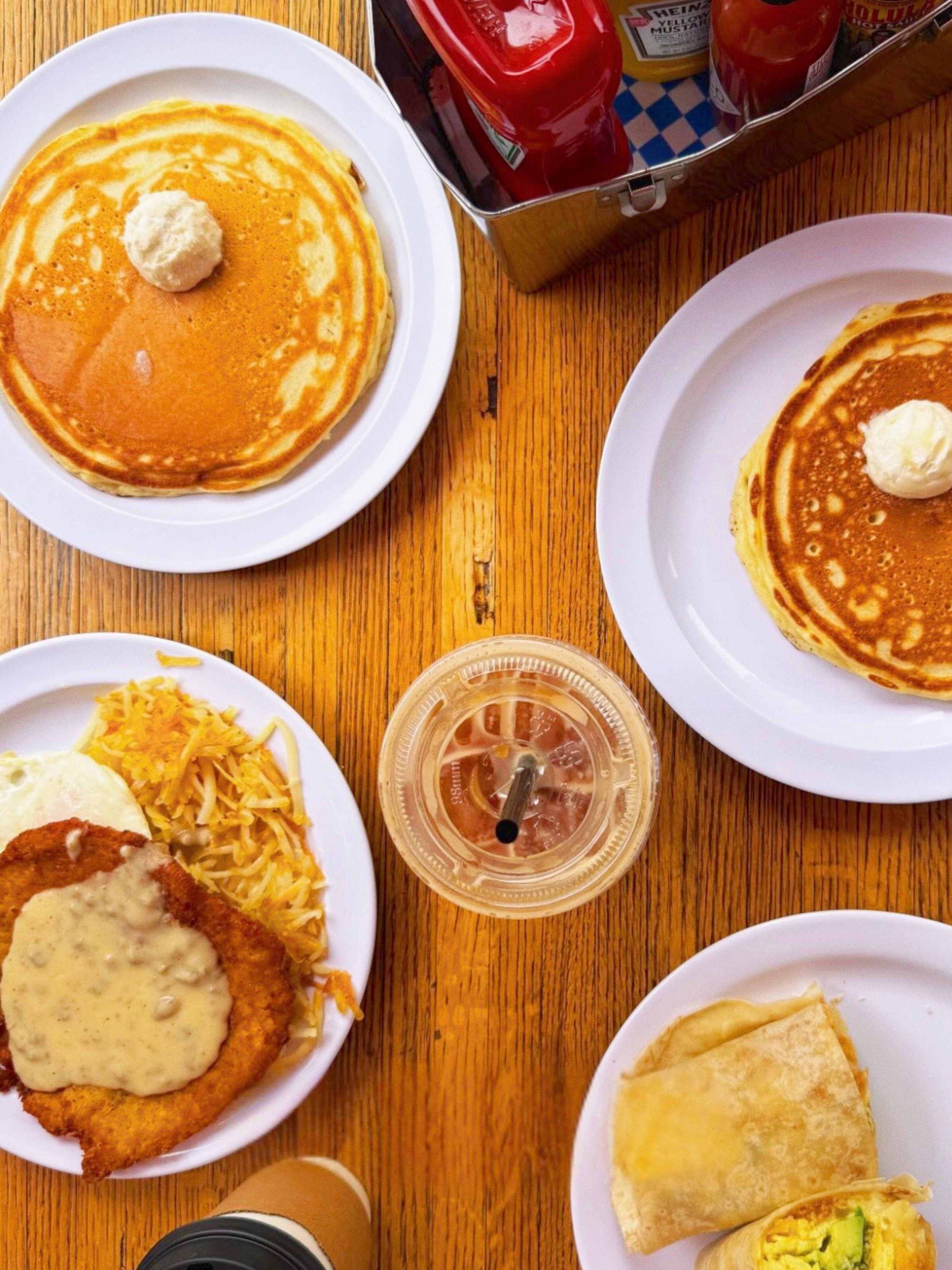 Breakfast for the whole fam, plus a little luck for your littles! Kids eat FREE every Sunday at Lucky&rsquo;s Lunch Counter. 🥞☕🍀

*Special valid with purchase of an entr&eacute;e