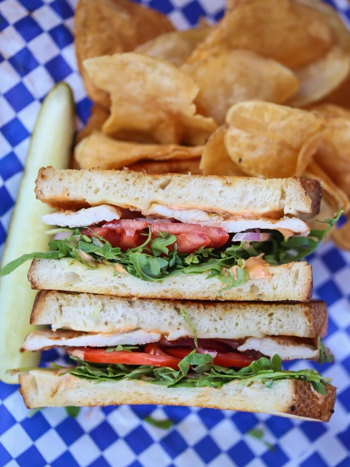 We know you&rsquo;re hungry, come grab lunch!🥬