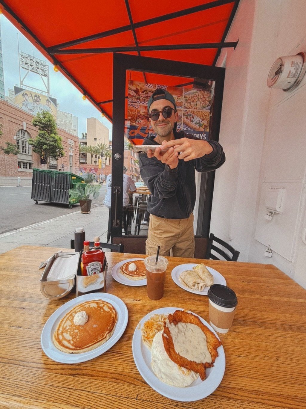 Phone eats first when breakfast looks this good!📱📸