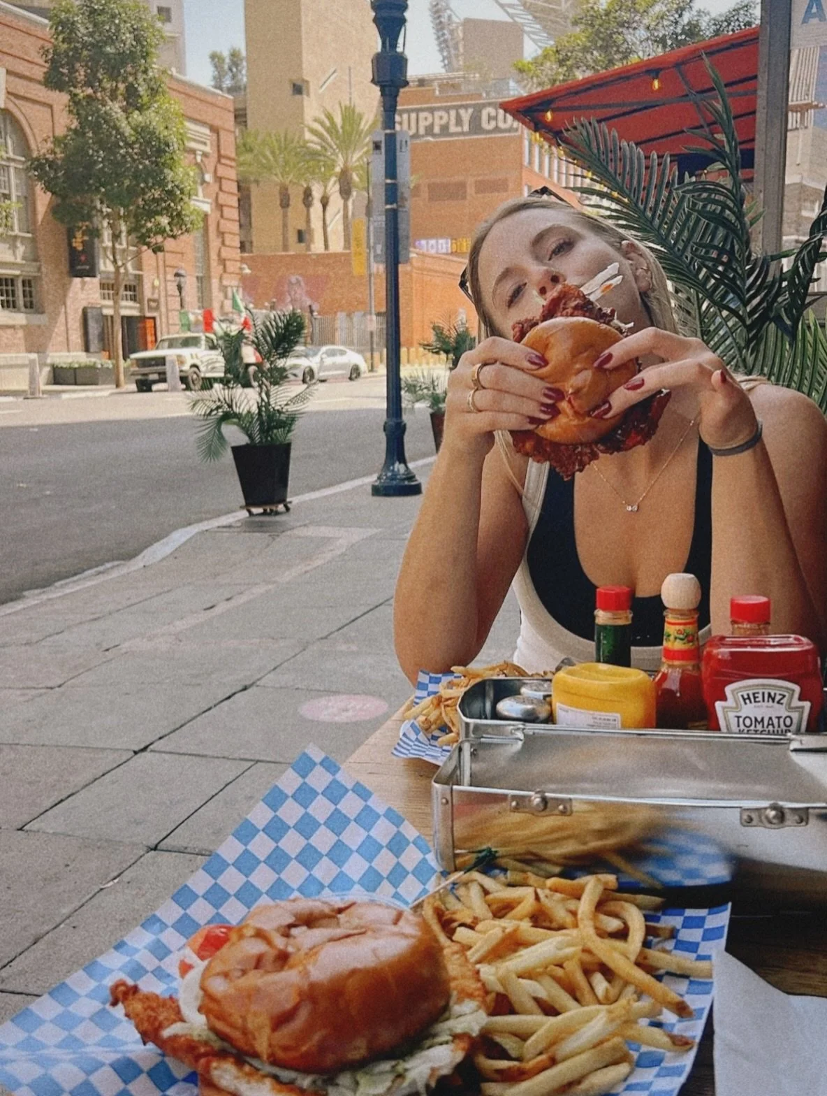 Make it a lunch date with Lucky&rsquo;s 🫶🏻
