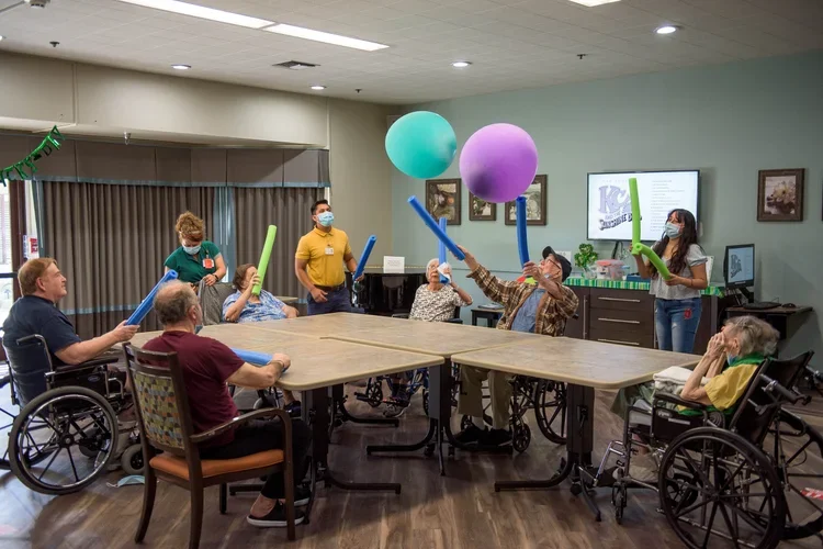 How to Choose a Memory Care Facility in Los Angeles