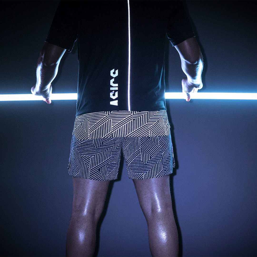 05_Red_BlackShorts_0001.gif
