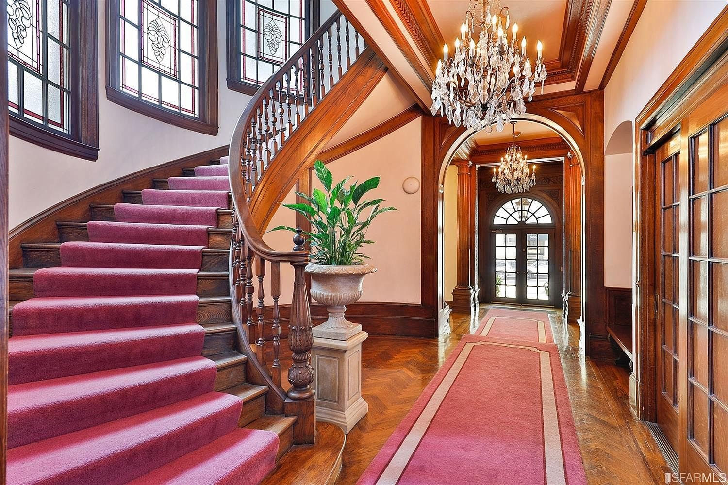 Lobby 4.jpg