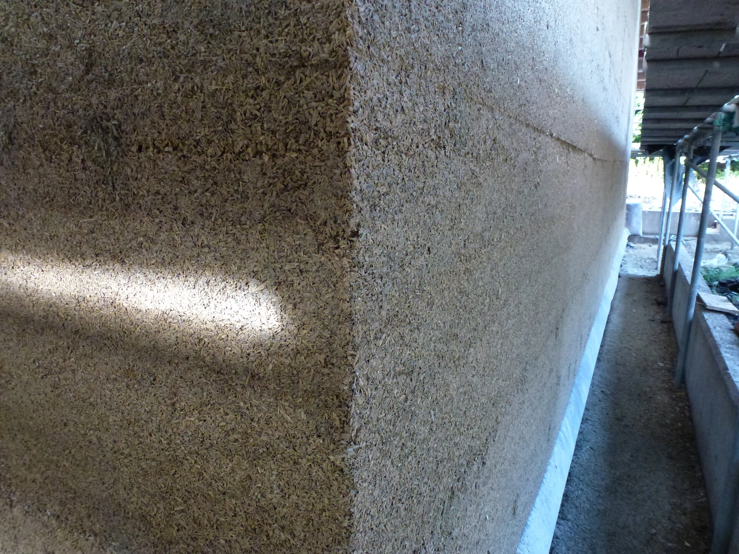 the sharp corners were rounded with a nail float