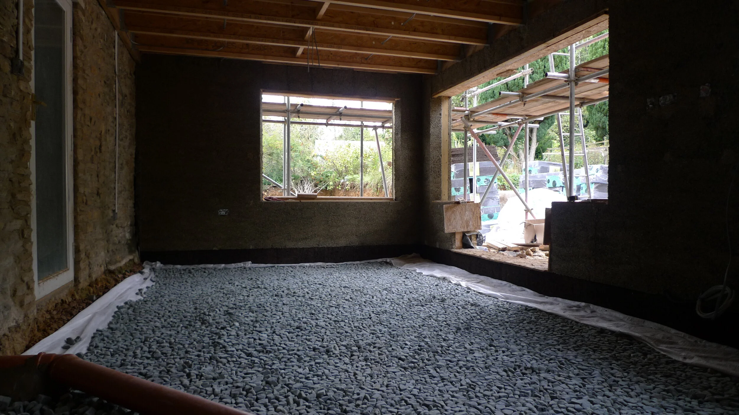 Compacted glass foam, note the cork perimeter insulation.