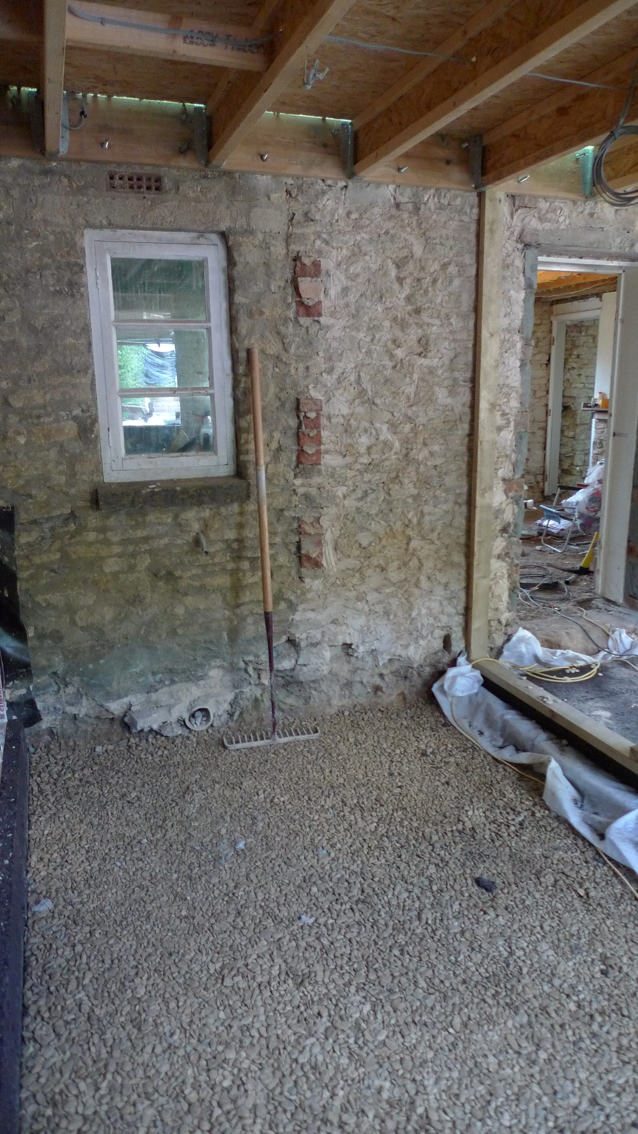 The larder floor was not insulated. The larder walls and ceiling were insulated to isolate the room away from the heat of the rest of the hose. The floor was left un-insulated so that it could act as a heat sink and keep the room cool. The floor had 