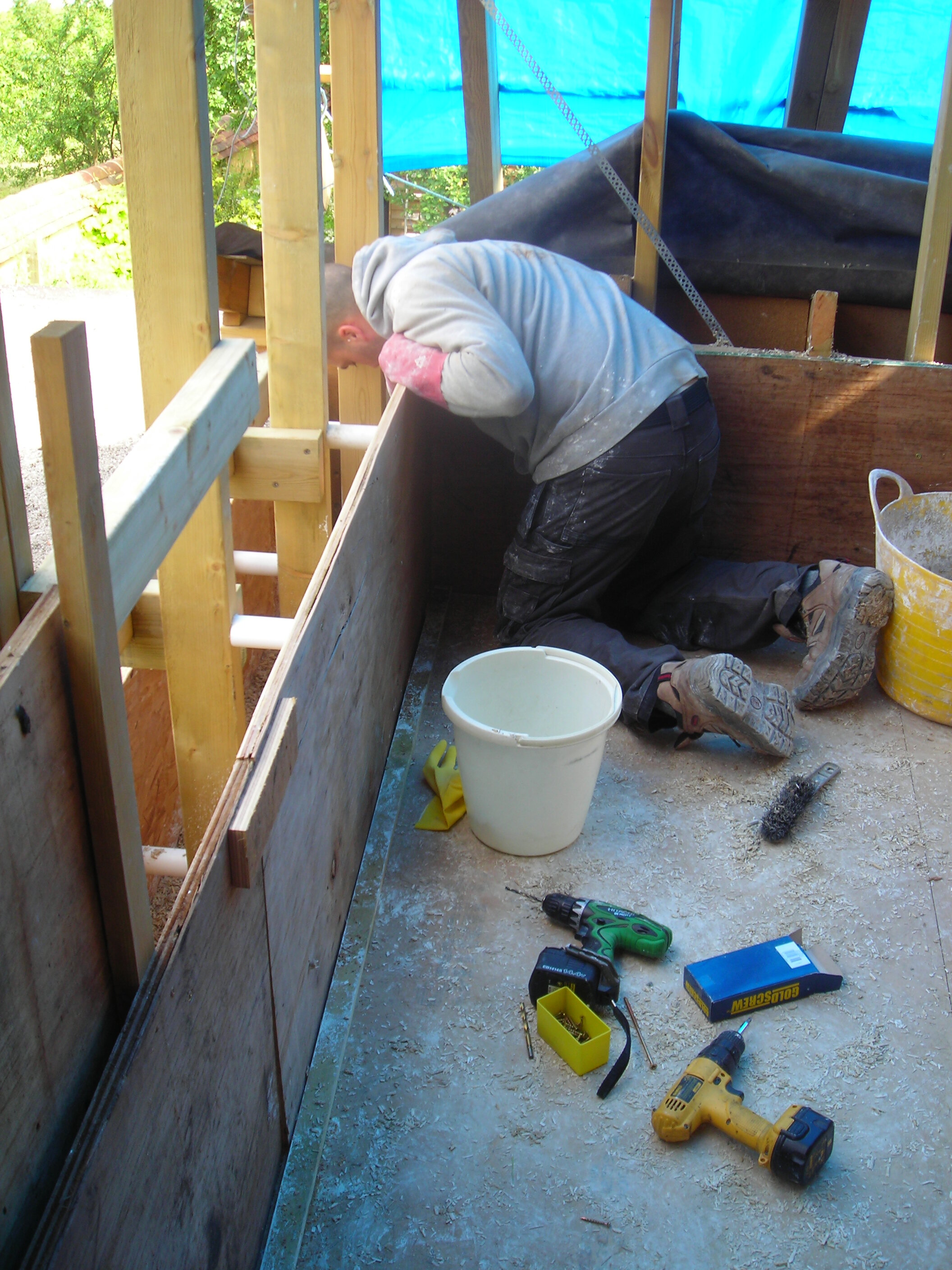 Preparing the shuttering.