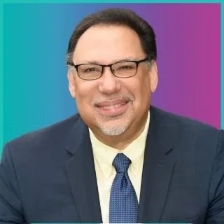 Dr. Efraín Agosto