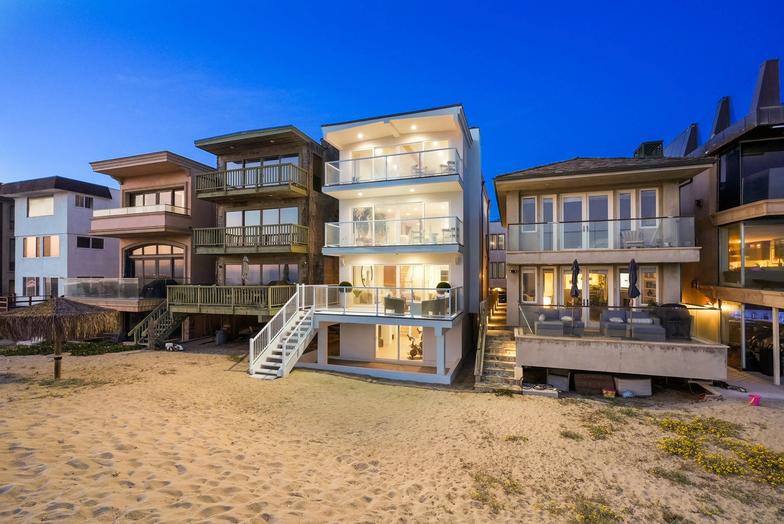 105A Surfside | Seal Beach | $6,407,500
