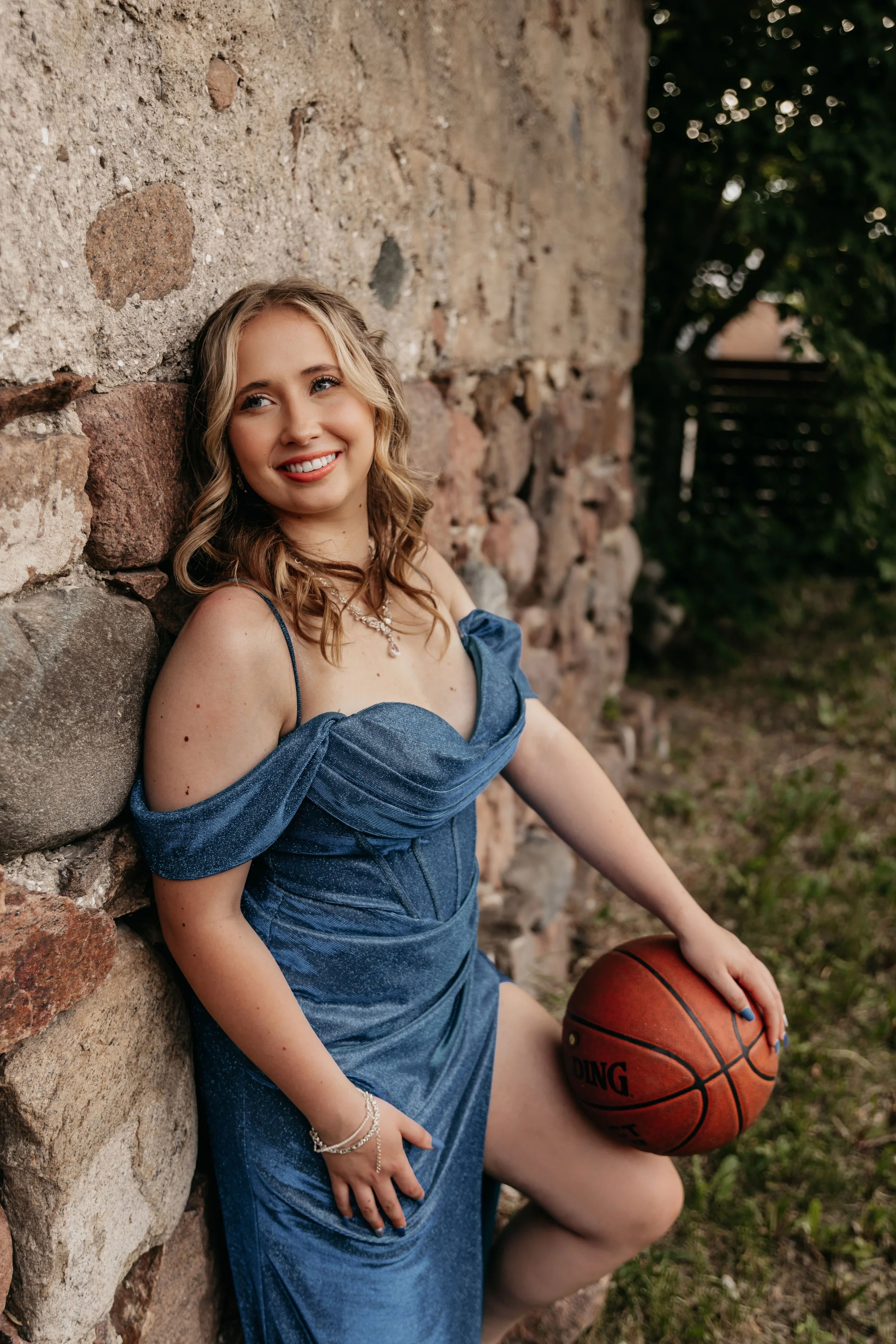 0132 - grad portraits - taylor-7.jpg