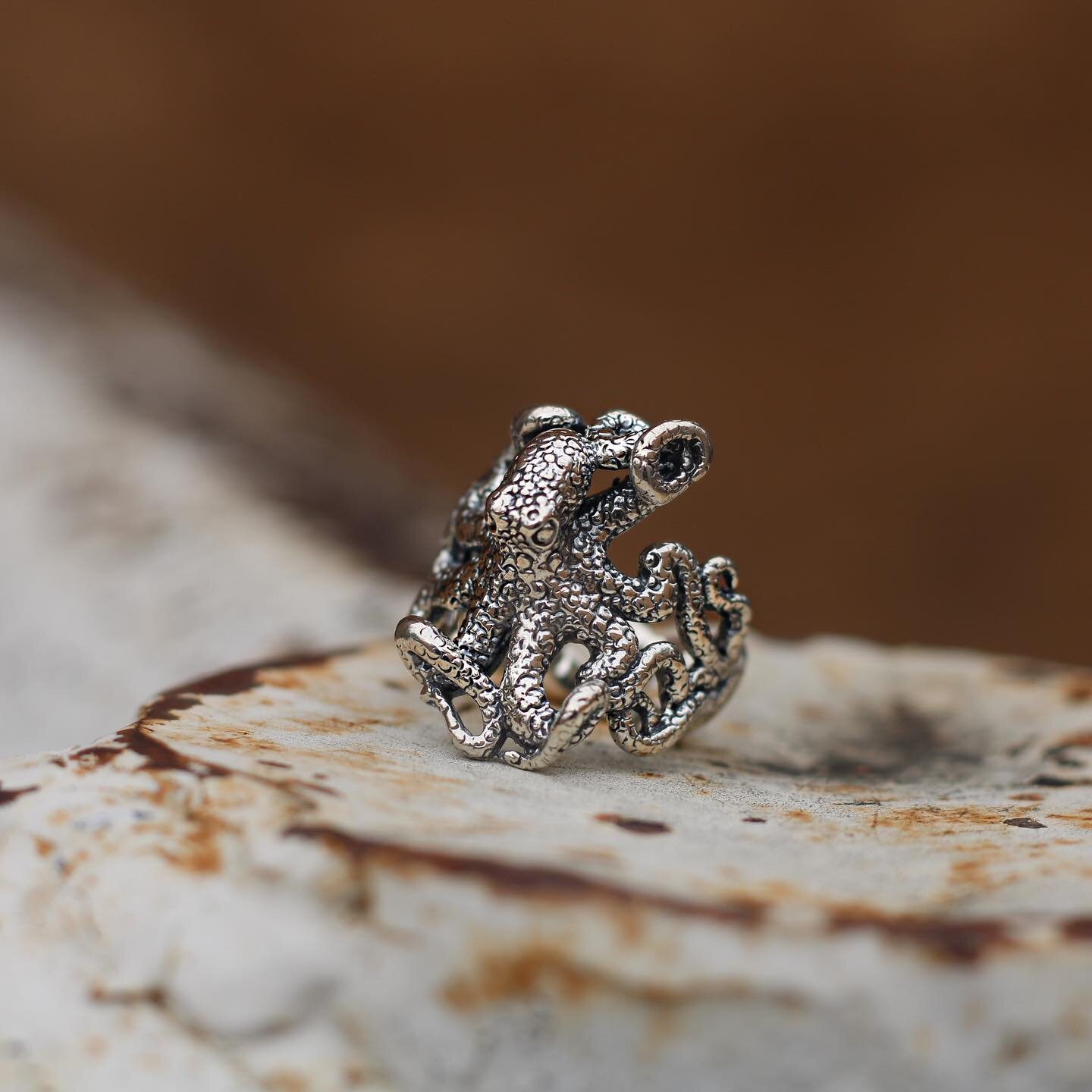 Meet an icon from our Sea Life Collection, the Octopus Ring. It&rsquo;s a detailed work of art handcrafted in the heart of the American Southwest.
&bull;
&bull;
&bull;
&bull;
#Kabana925 #KabanaJewelry #SterlingSilver #925SterlingSilver #AmericanSouth
