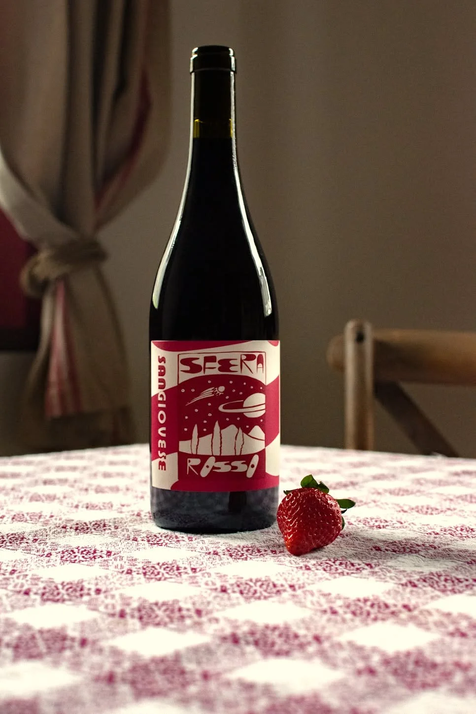 Terroir Tales 
Sfera Rosso &ndash; Sangiovese di Romagna DOC
From the hills of Romagna, a Sangiovese that tells the passion and tradition of the land.

/ Storie di Terroir
Sfera Rosso &ndash; Sangiovese di Romagna DOC
Dalle colline romagnole, un Sang
