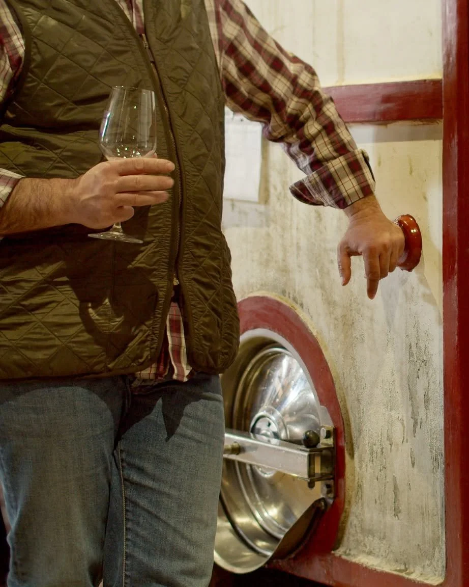 🤲 Hands understand time better than any tool.
Each gesture leaves a mark, each care a story.
This is how Sfera is born &mdash; from real hands, at a human rhythm.
___
🤲 Le mani conoscono il tempo meglio di qualsiasi strumento.
Ogni gesto lascia un 