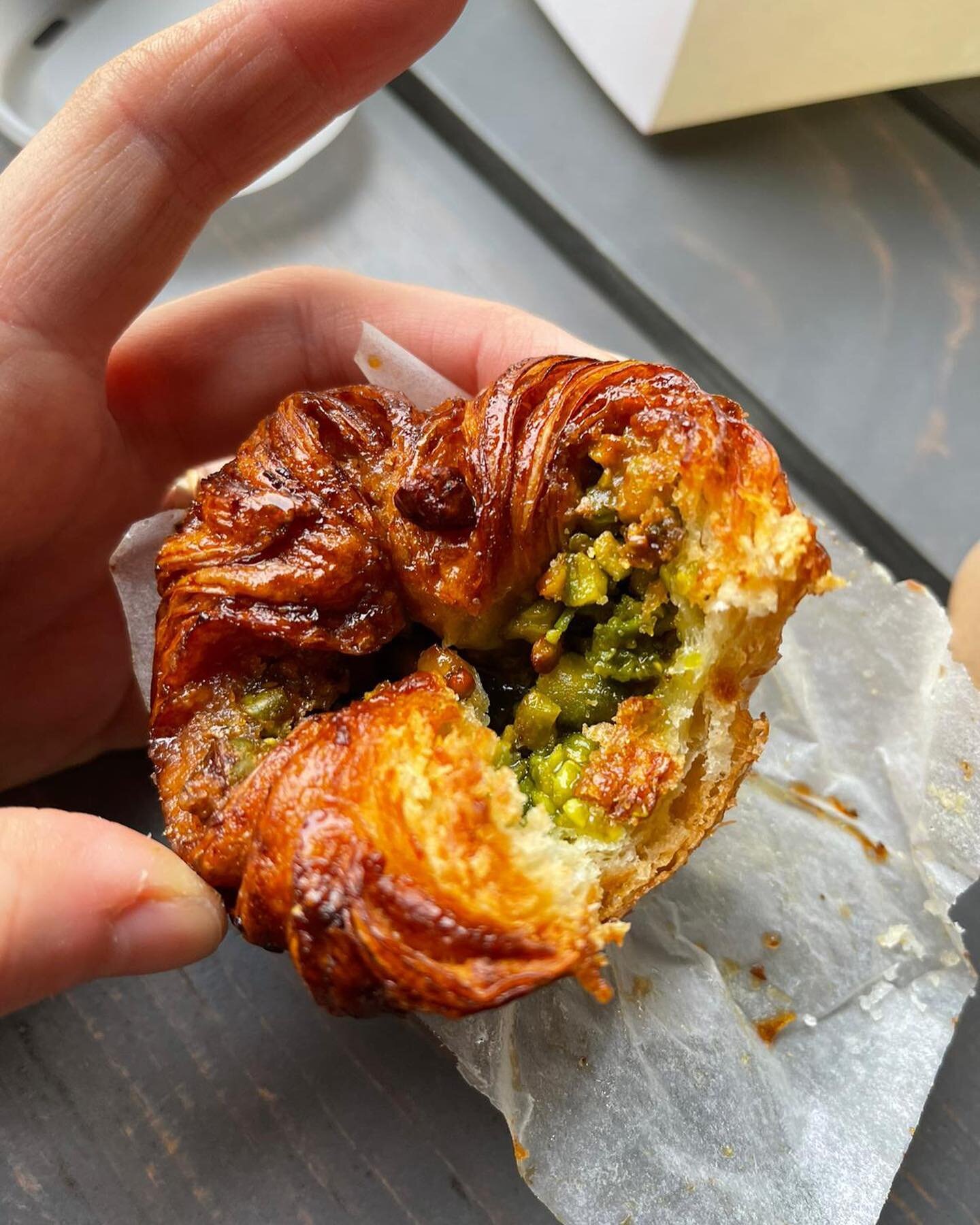 baklava kouign amann from today&rsquo;s pop up! thank you guys for making it amazing!!!! merry crimbo 🥳🥳

📸: @buke_tg