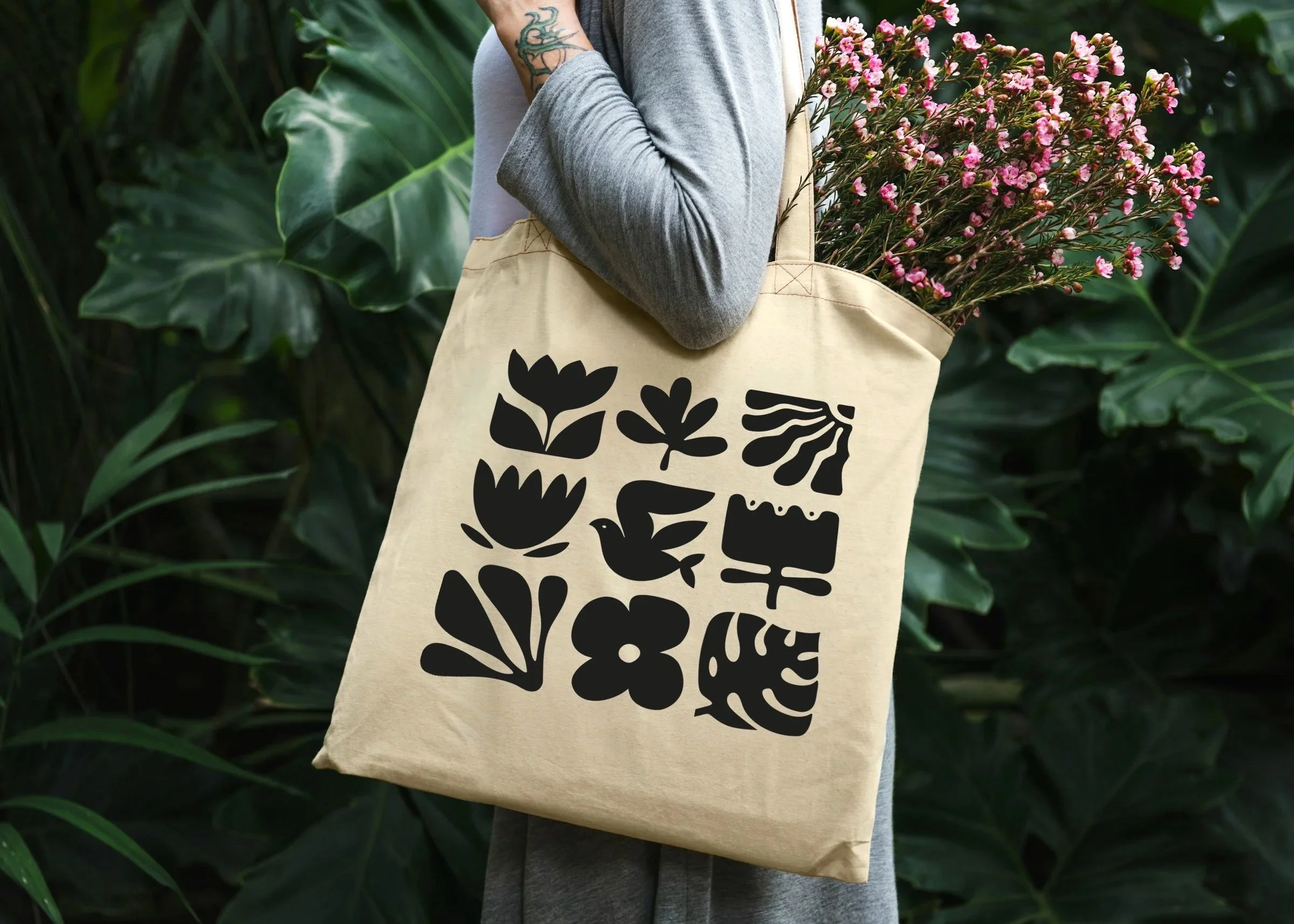 Nachhaltige Natur Baumwolltasche mit schwarzem FlowerPrint