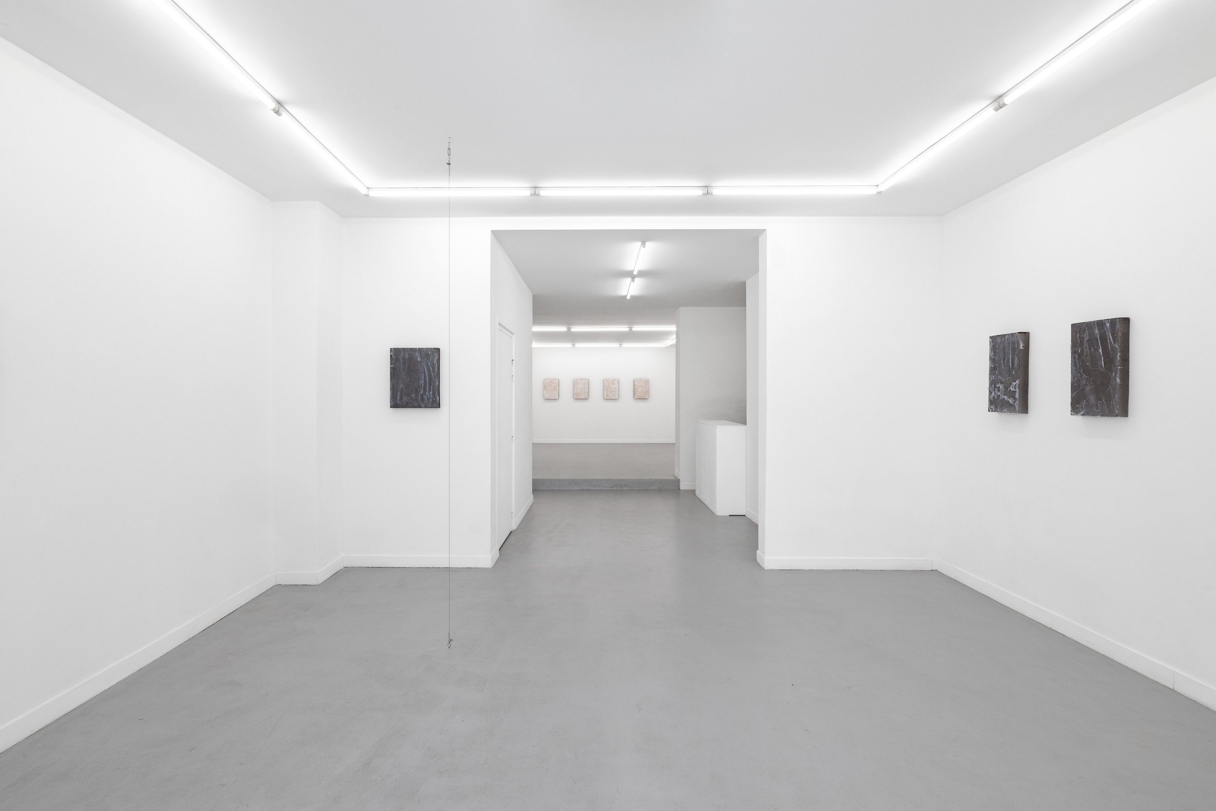 Exhibition view, Abduction, Absurde surnuméraire ou le gras du réseau , Parliament, 2024