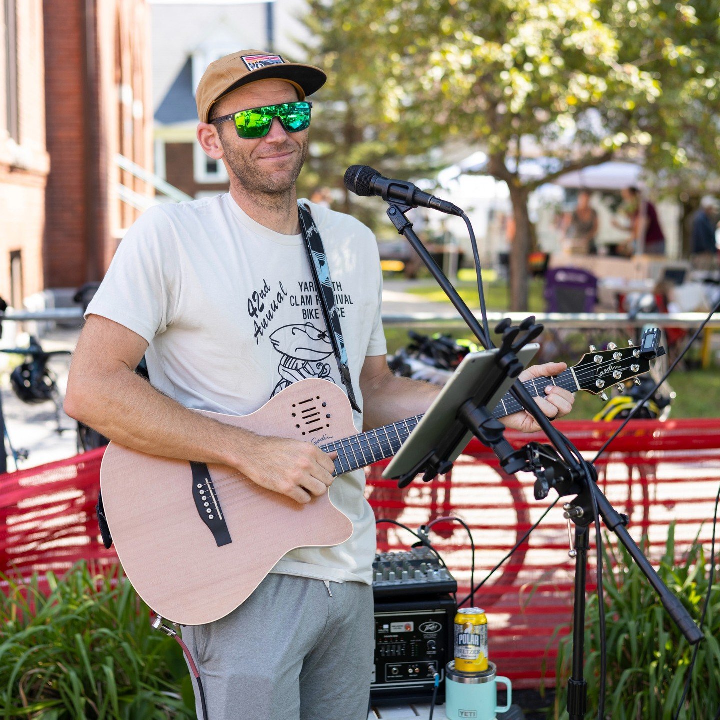 They call him the vibe-setter.
We call him Drew.

Thanks for the snap @dmarshallphoto 
#kearsargeklassic