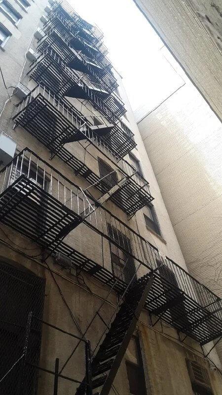 5 Tips for Counter-Weighted Ladders on Fire Escapes