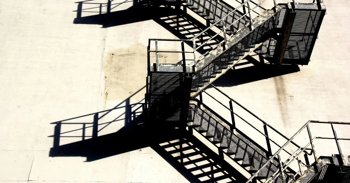 Comparing Cosmetic and Structural Fire Escape Repairs