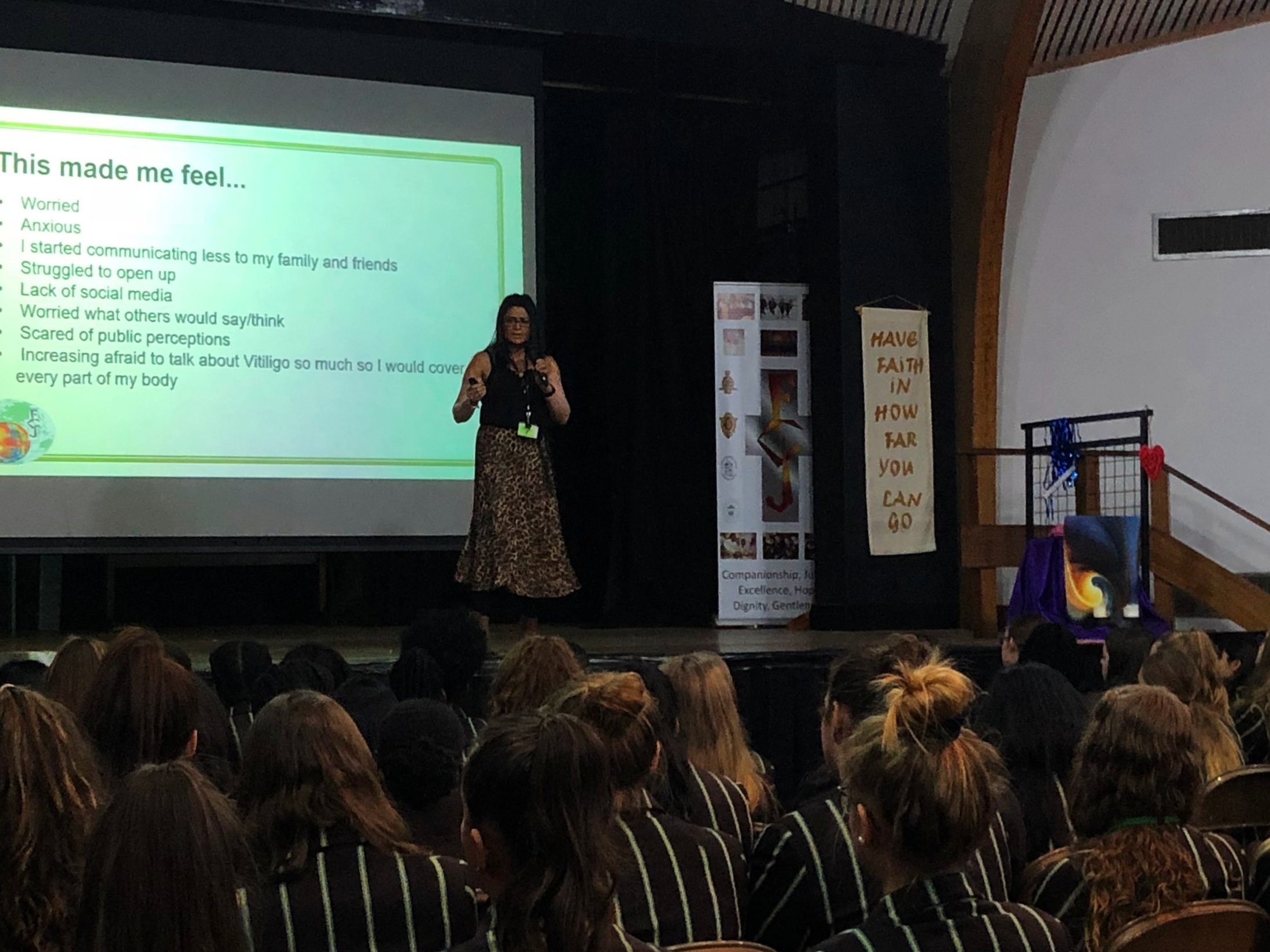 Joti+Gata-Aura+on+stage+talk+schools1.jpg