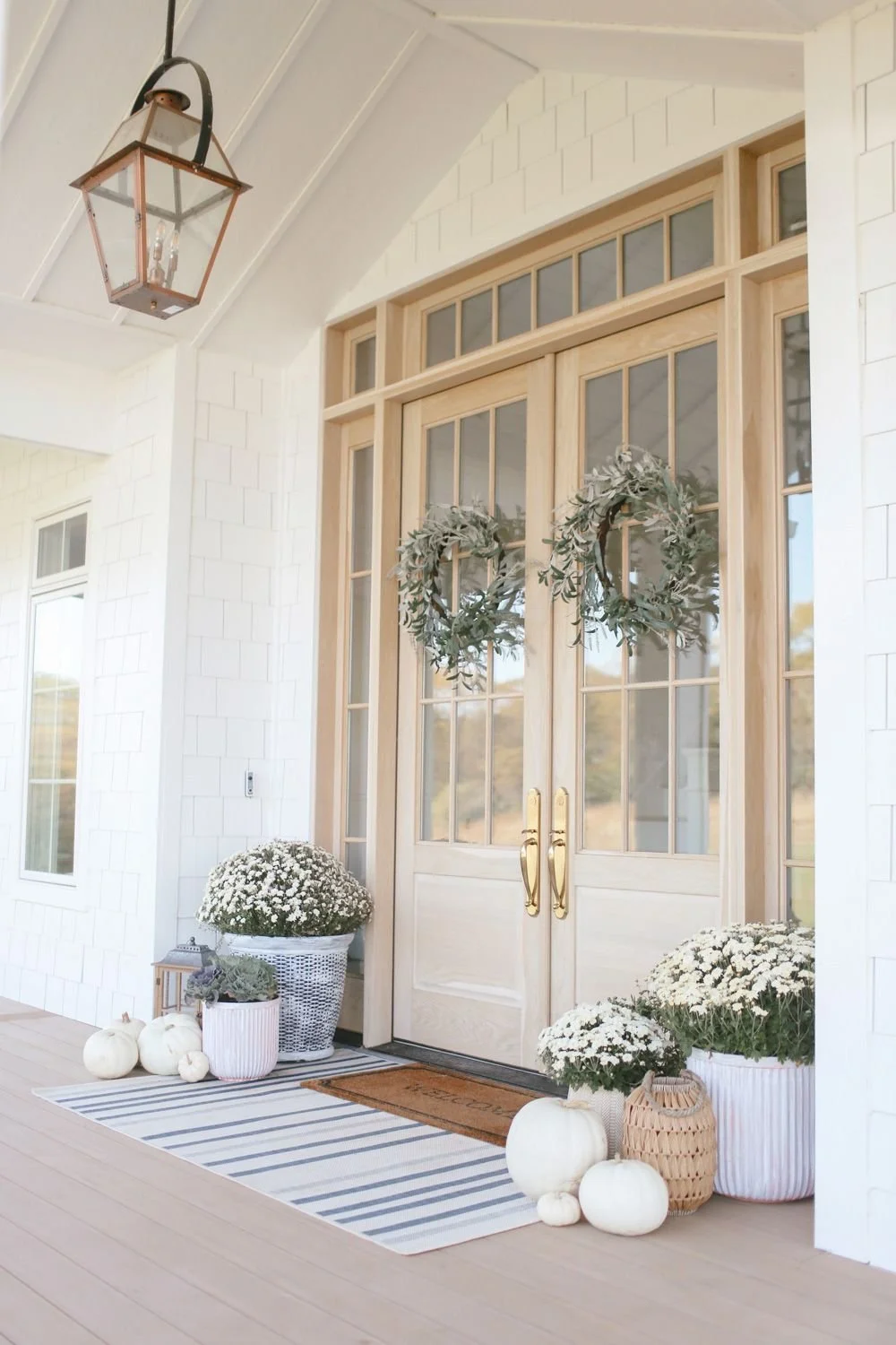 Styling Your Front Porch for Fall: A Comprehensive Guide — New Mode ...