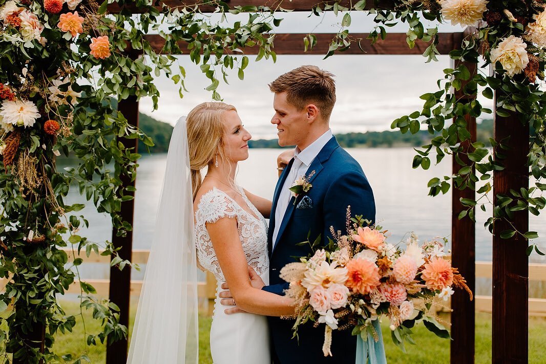 Alex &amp; Clay 9~26~2020 All the peachy rusty pink favorites of fall. Probably the most perfect weather I&rsquo;ve ever had for an outdoor wedding delivery. It was a breezy cloudy day and I built this arbor design without feeling one droplet of boob