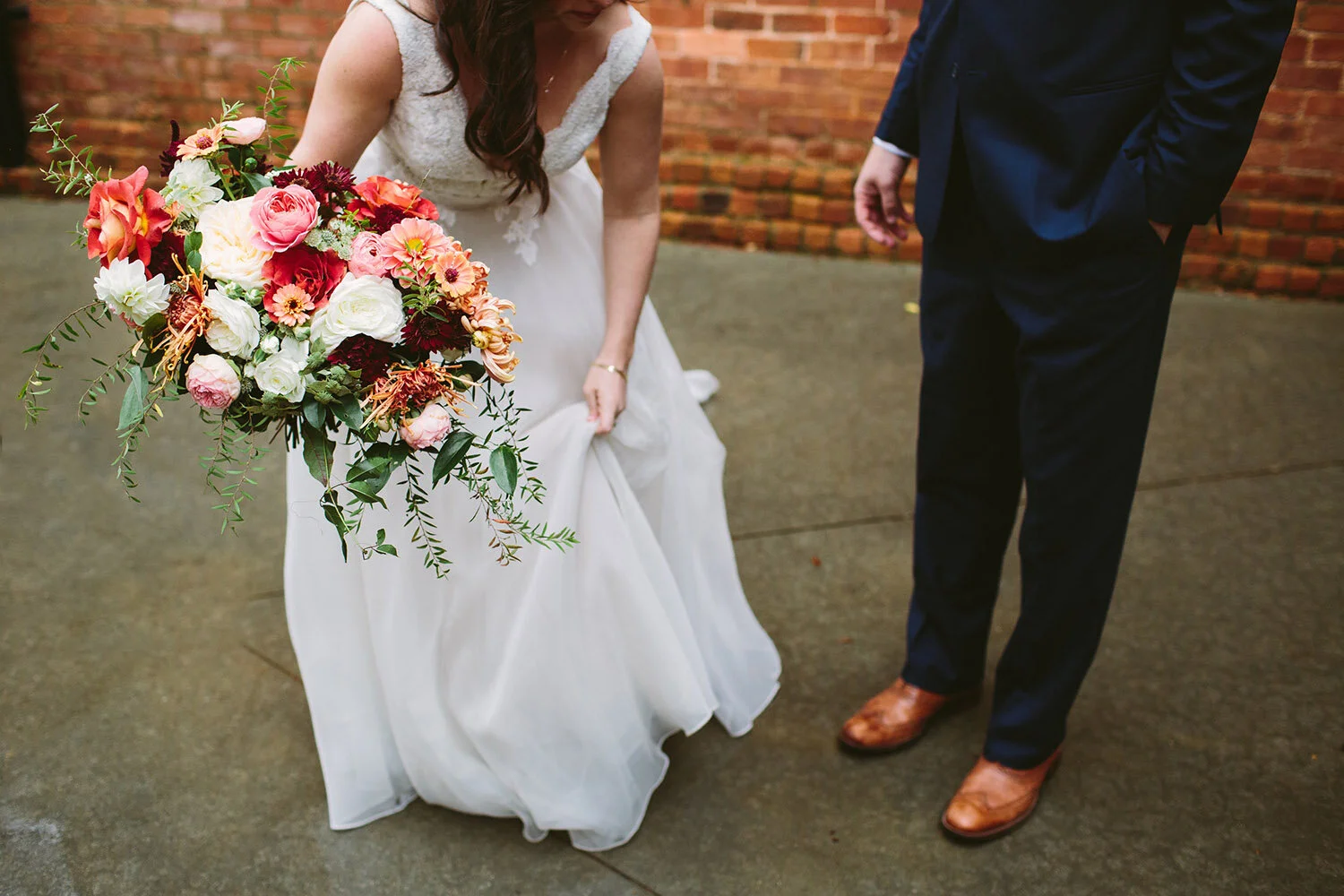Penny_Bride_Groom_Laughing_Bride_Holding_Bouquet.jpg