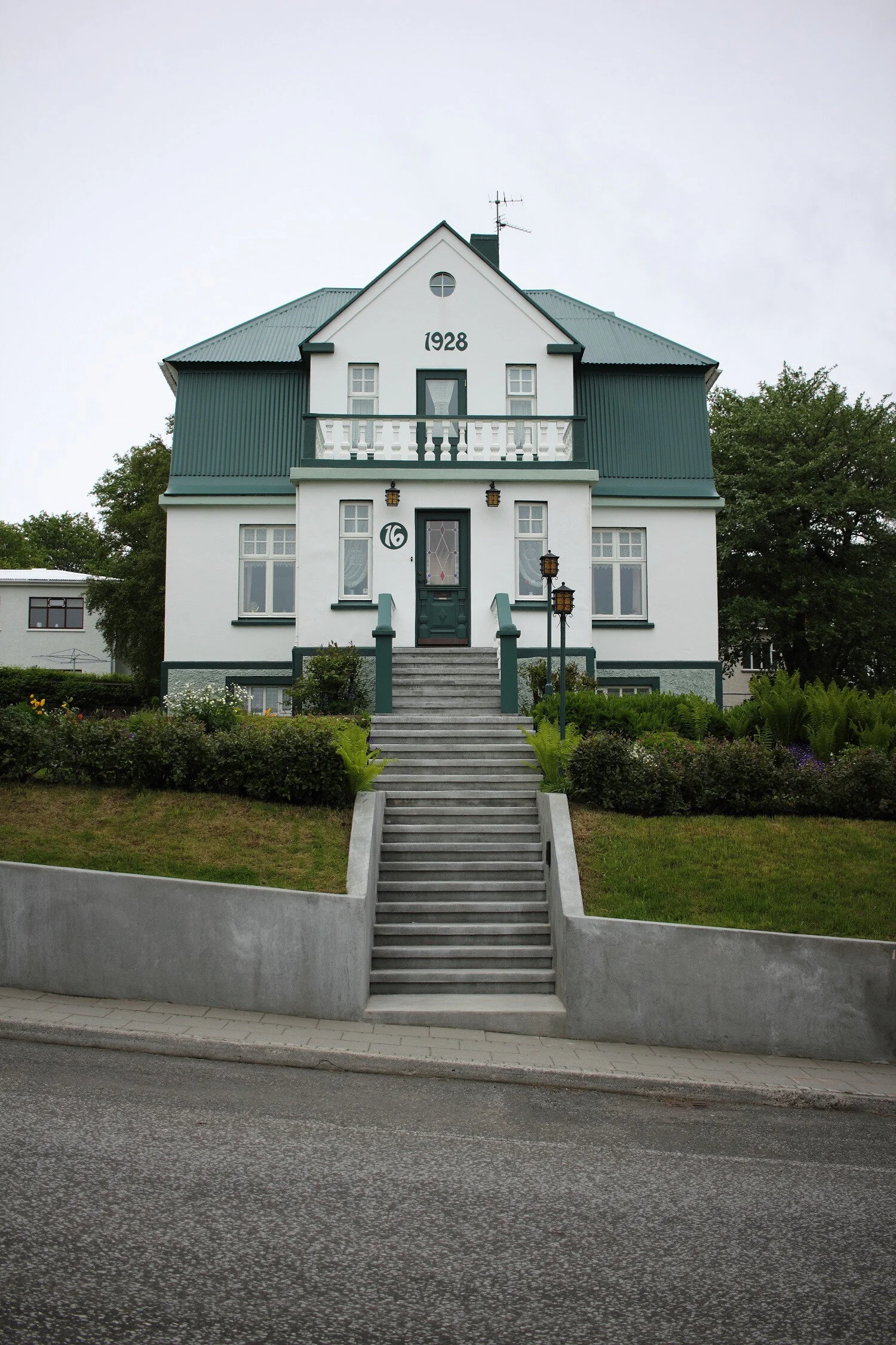 Dieses Foto zeigt ein Haus in Akureyri auf Island.