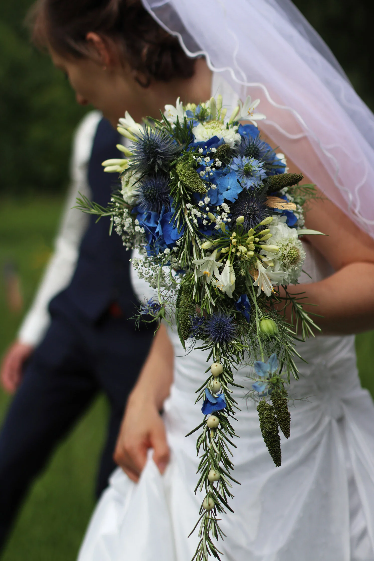 Dieses Foto zeigt den blauen Brautstrauß.