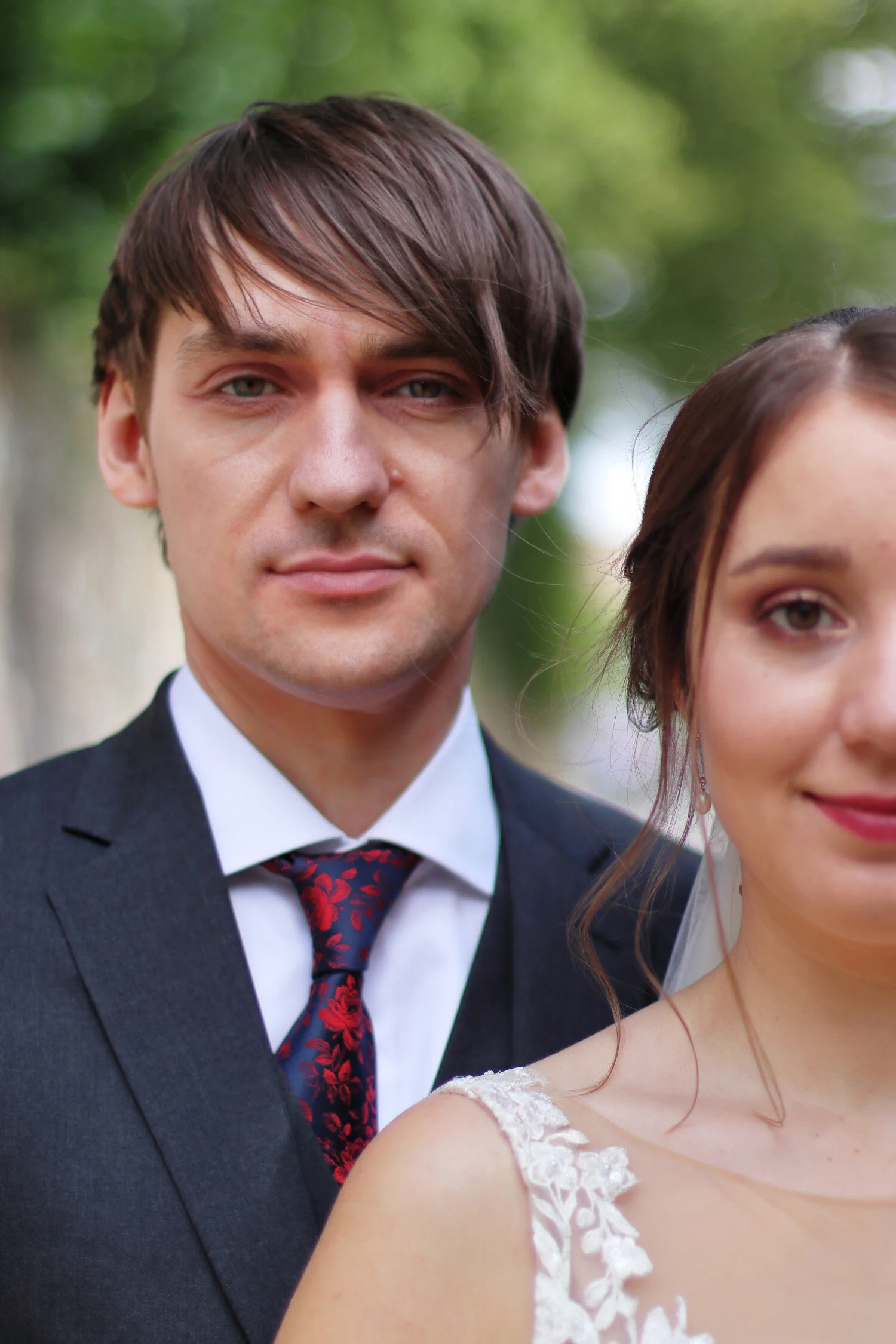 Dieses Foto zeigt ein nahes Portrait des Brautpaar Jutta und Michael.