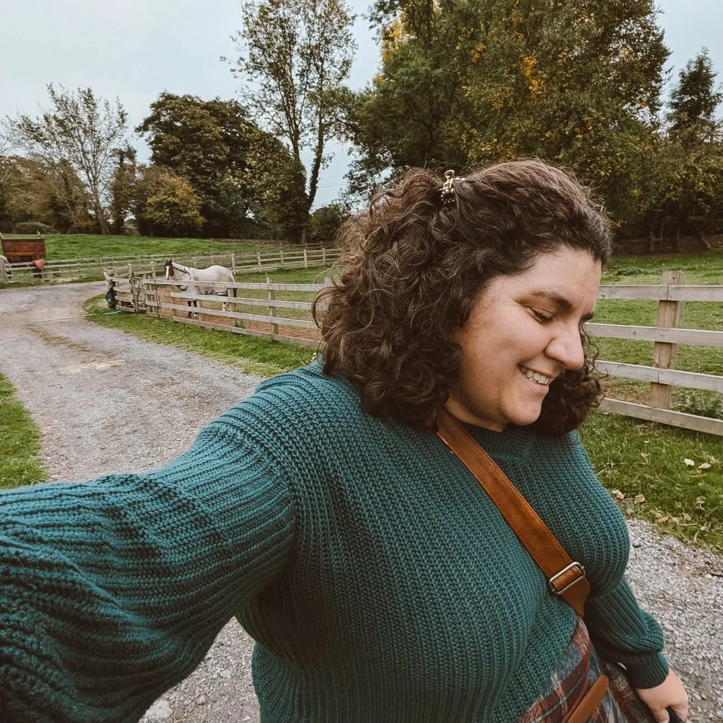 Have you ever felt home in a place you've never lived?

This is it for me. The English countryside fills my whole chest with ease, softness, and beauty. I've never been here before but I'm certain the DNA of my ancestors is remembering.

The smells.
