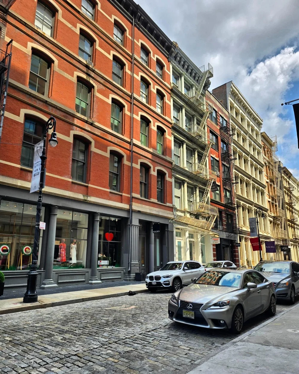Summers in NYC ❤️

#nyc #broadway #dominiqueanselbakery #manhattan #newyorkcity