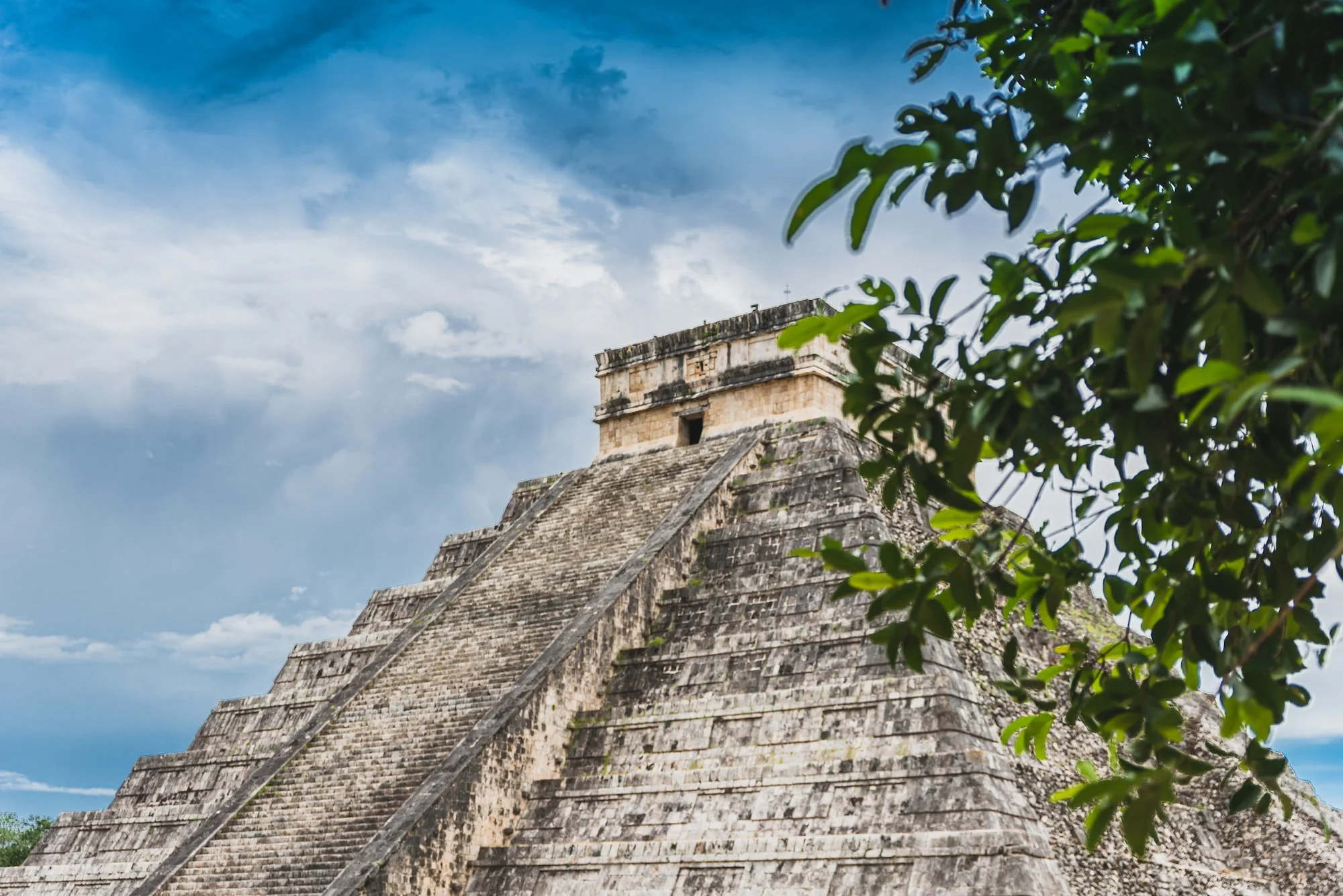 chichen-itza-02.jpg