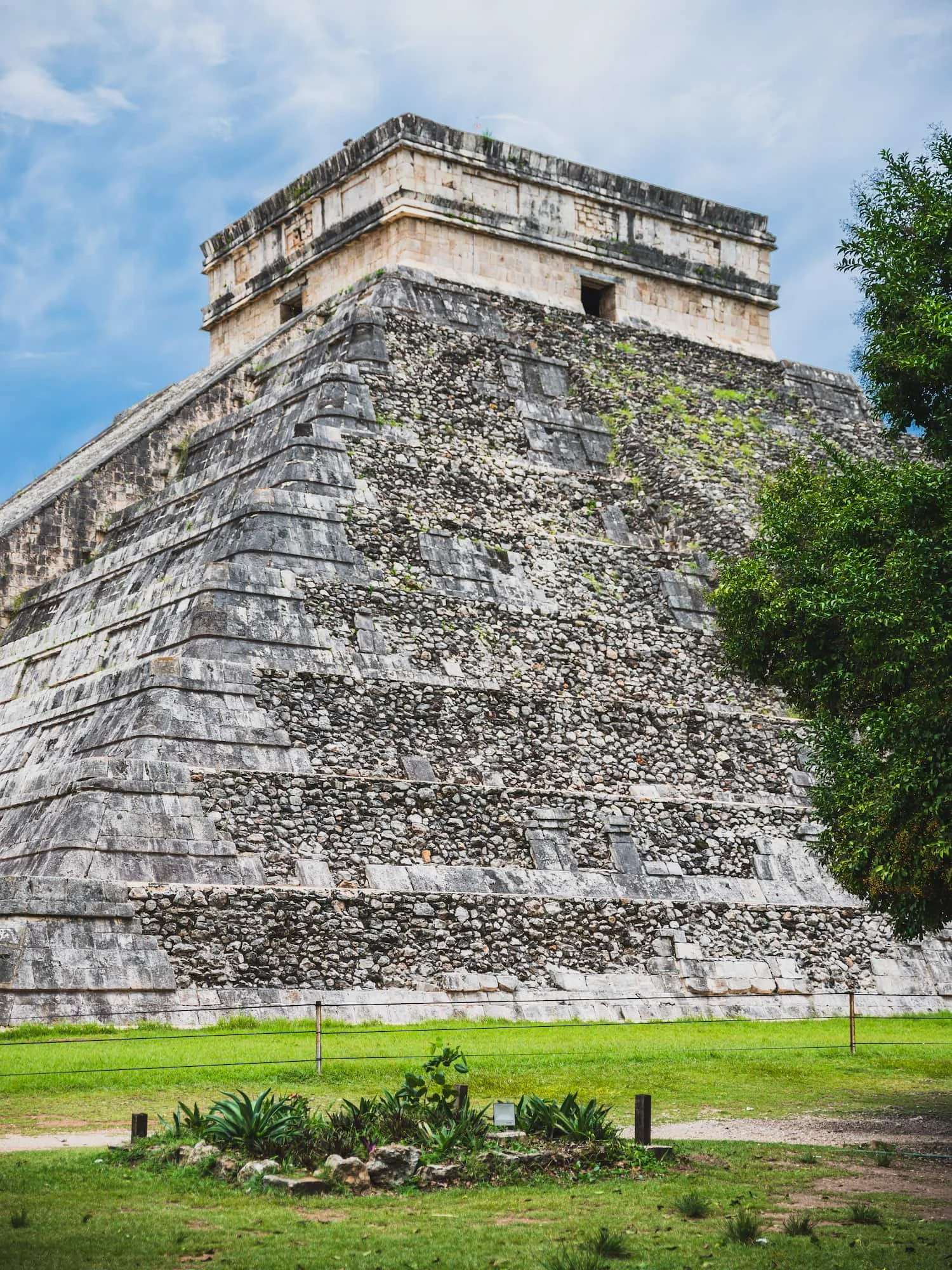 chichen-itza-03.jpg