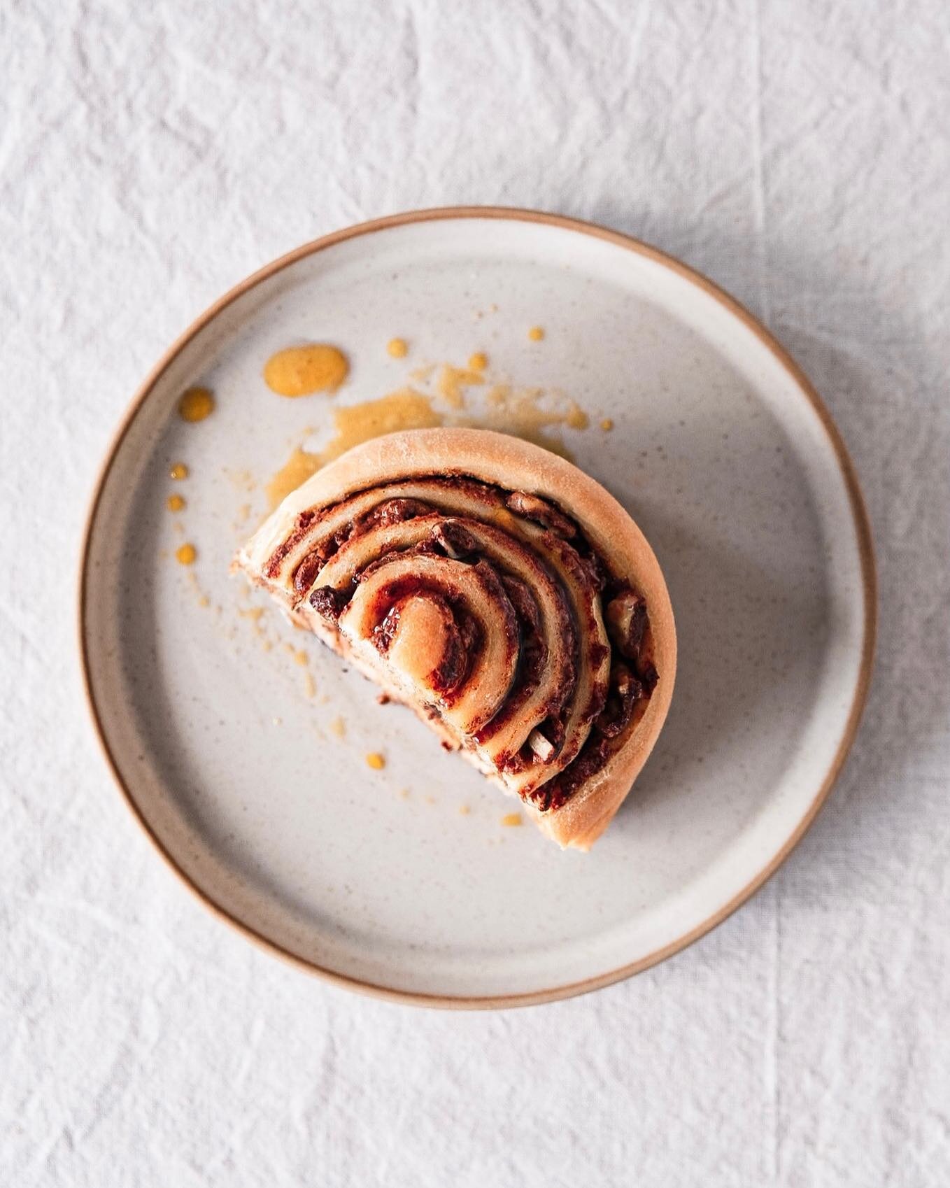 Don&rsquo;t want none unless you&rsquo;ve got BUNS hun 

giant cinnamon buns three ways
&bull; naked
&bull; honey coconut sticky glazed
&bull; classic icing sugar glaze

what&rsquo;s your preference?