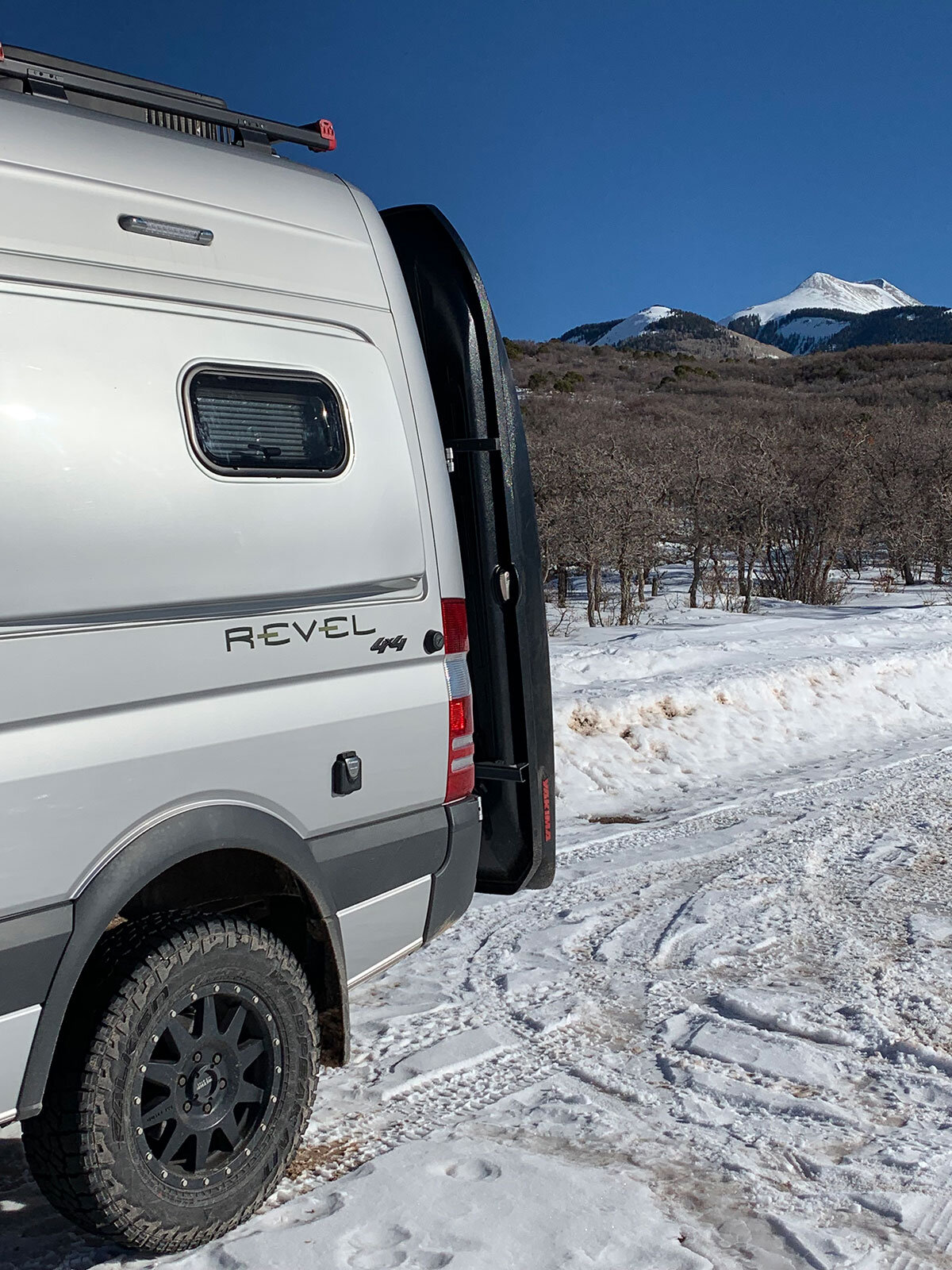Winnebago Revel 2020 - RocketBox