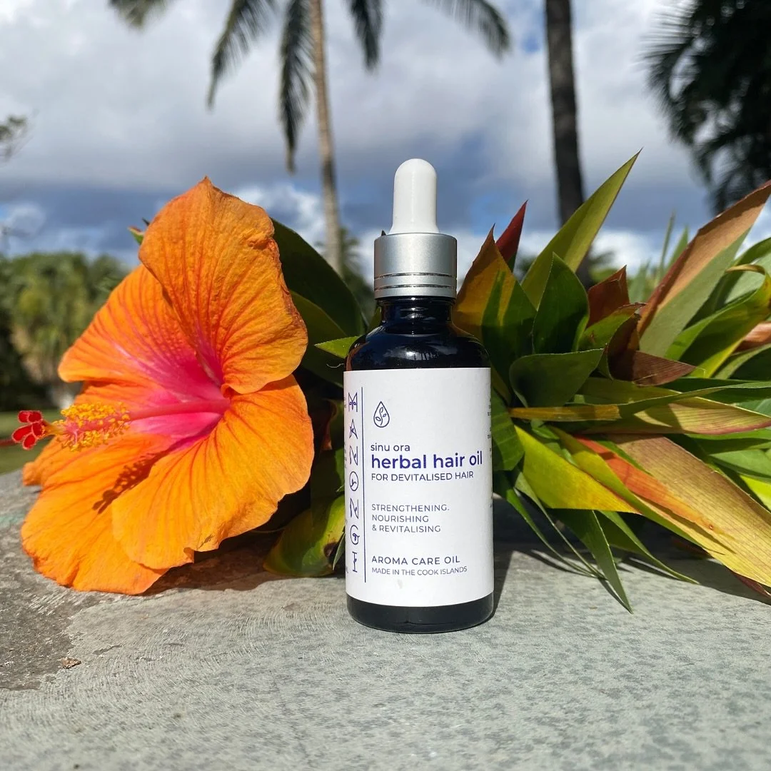 🌿✨Is your hair tired and lifeless? 
This Herbal Hair Oil brings combines Eastern and Western herbal wisdom to nourish the scalp, revitalise your locks and stimulate growth :

🌿 Jojoba infused with Horsetail, Nettles and Rosemary to strengthen  and 