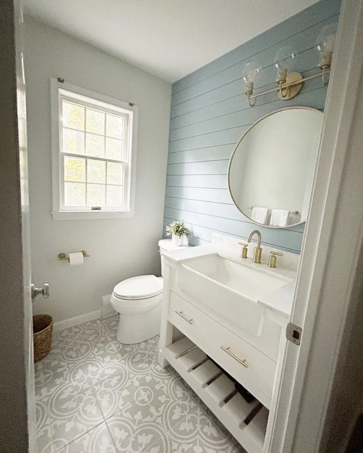 Catherine Powder Room Reno